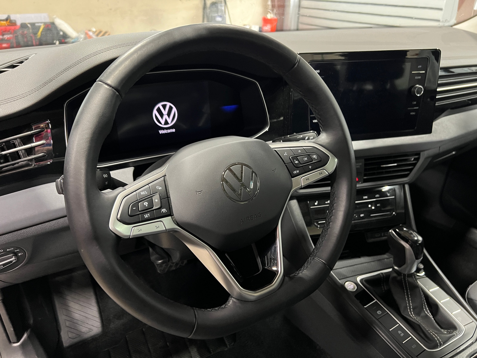 Thumbnail: 2025 Volkswagen Jetta - 4