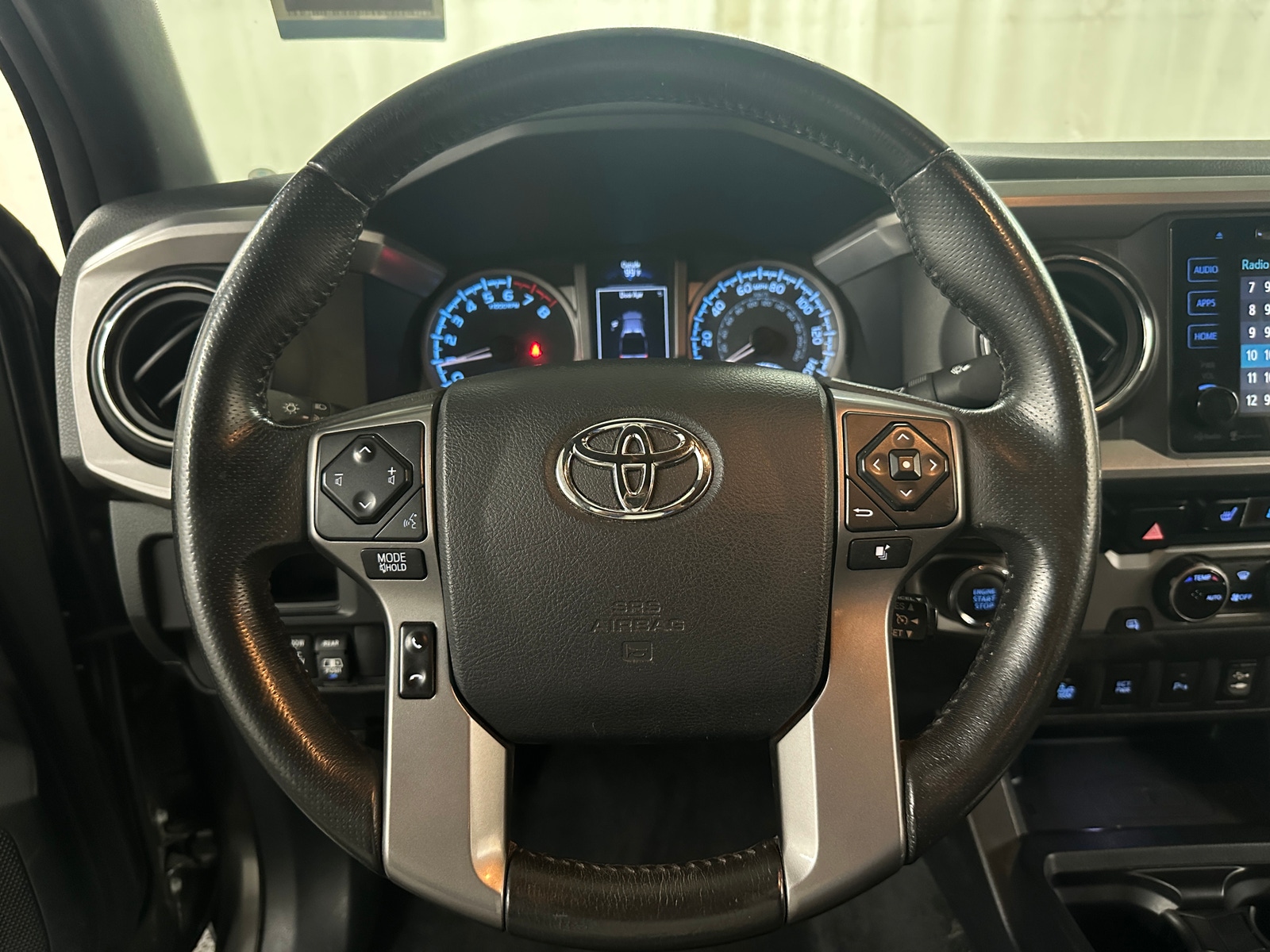 Thumbnail: 2017 Toyota Tacoma - 5