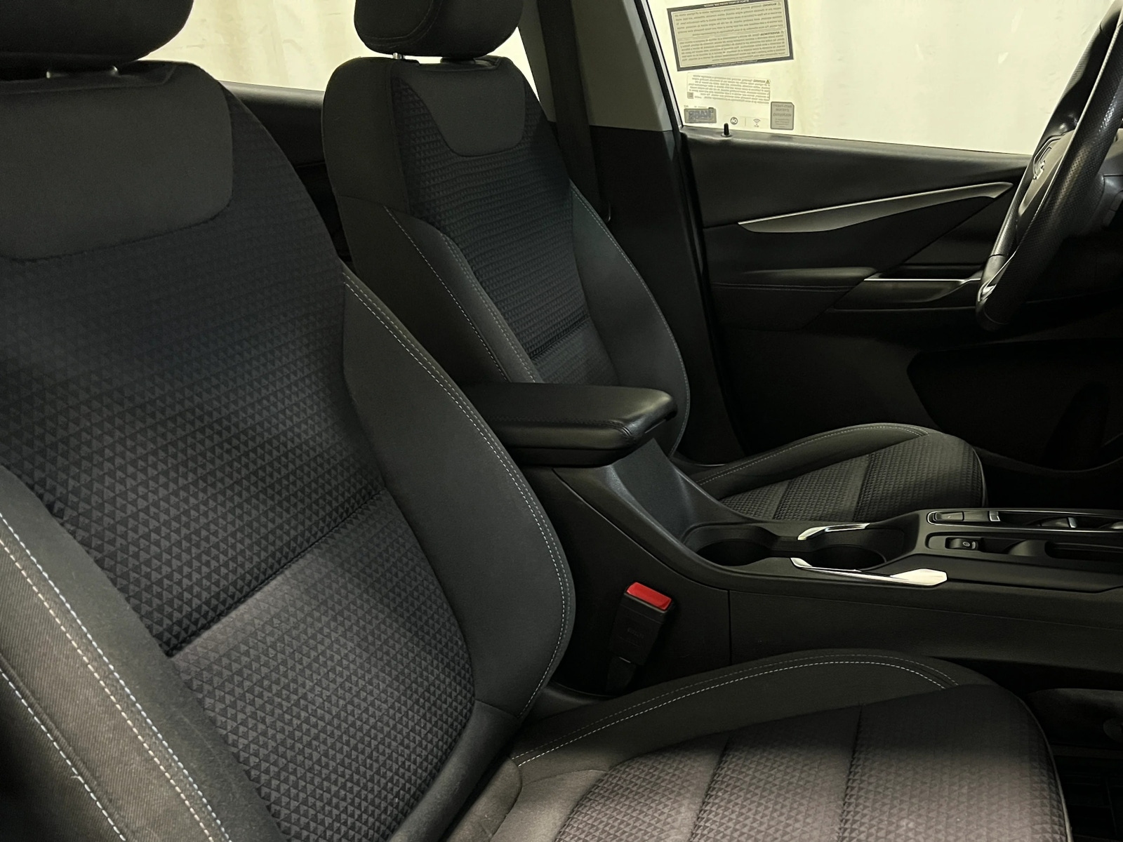 Thumbnail: 2022 Chevrolet Bolt EV - 2