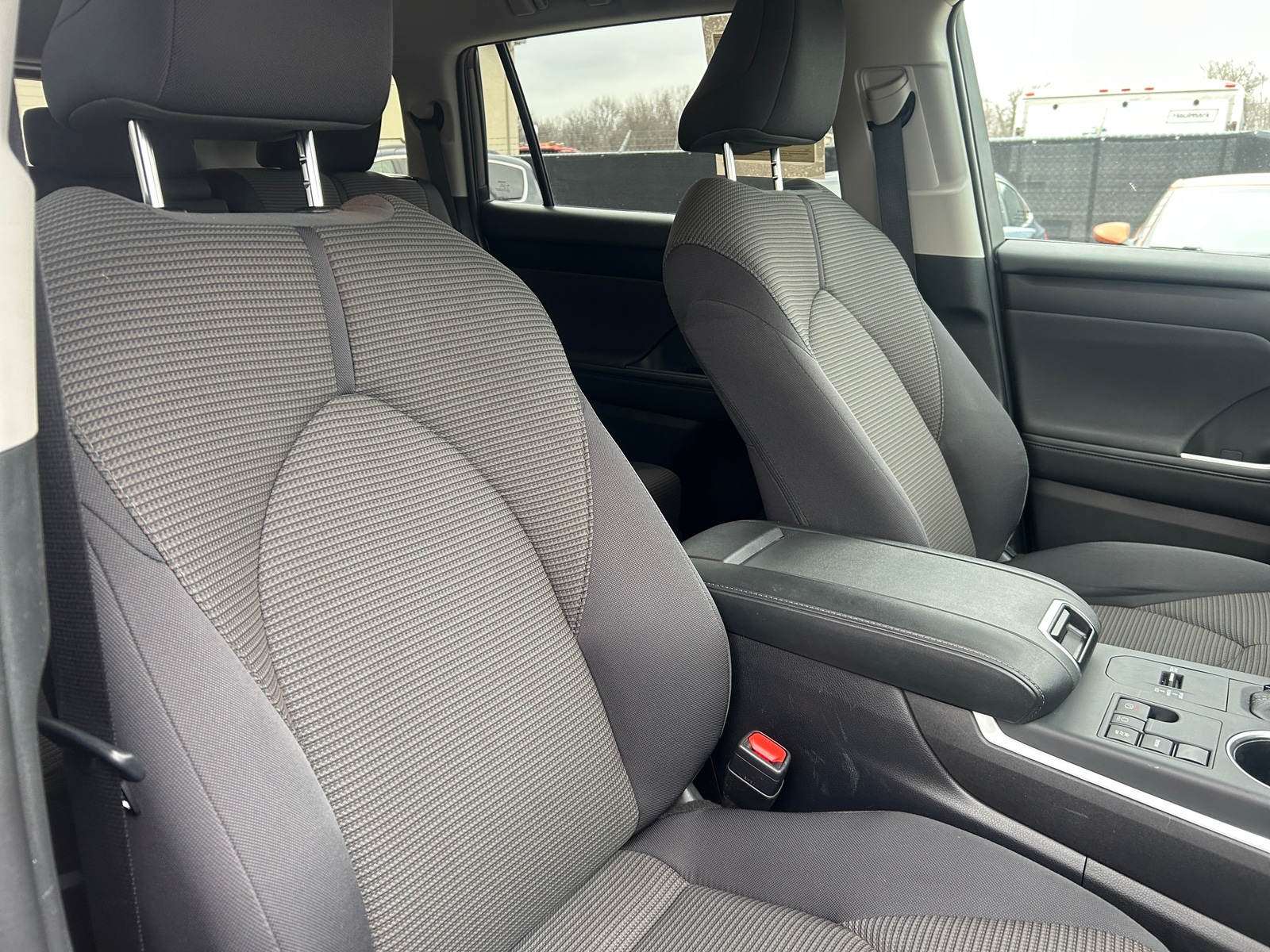 Thumbnail: 2025 Toyota Highlander - 2