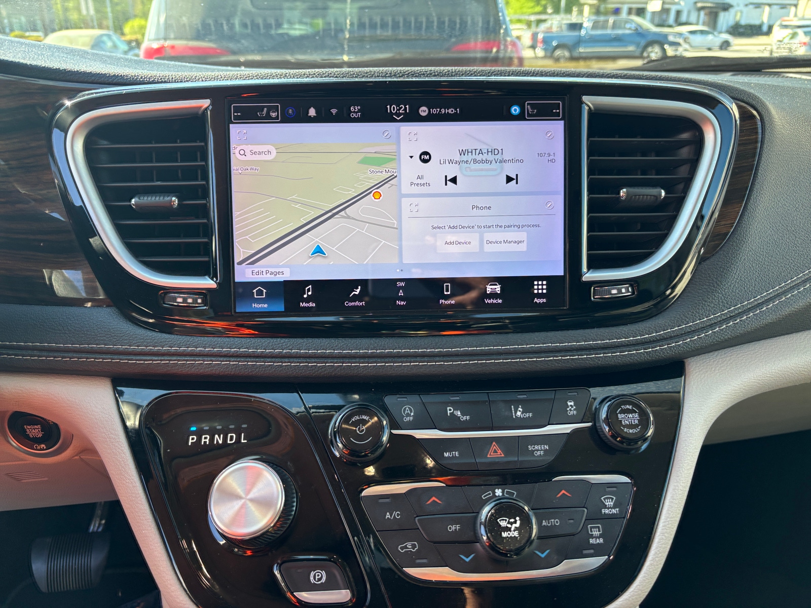 Thumbnail: 2023 Chrysler Pacifica - 3