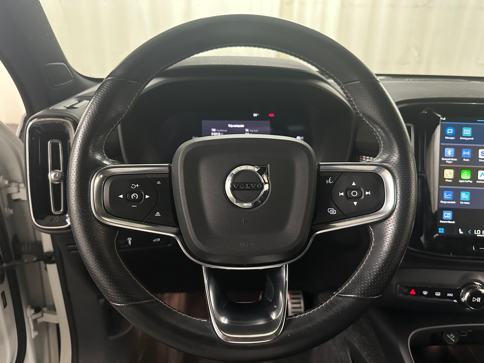 Thumbnail: 2021 Volvo XC40 - 5