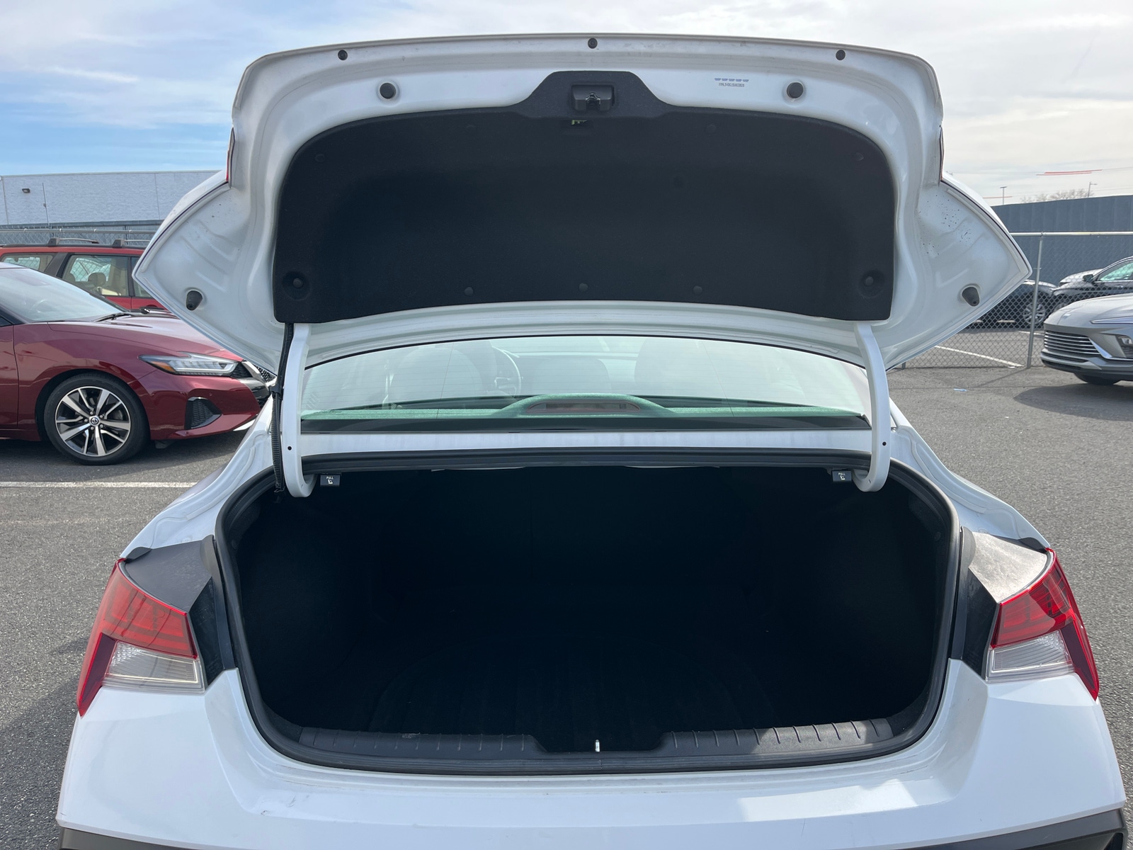 Thumbnail: 2025 Hyundai Elantra - 6