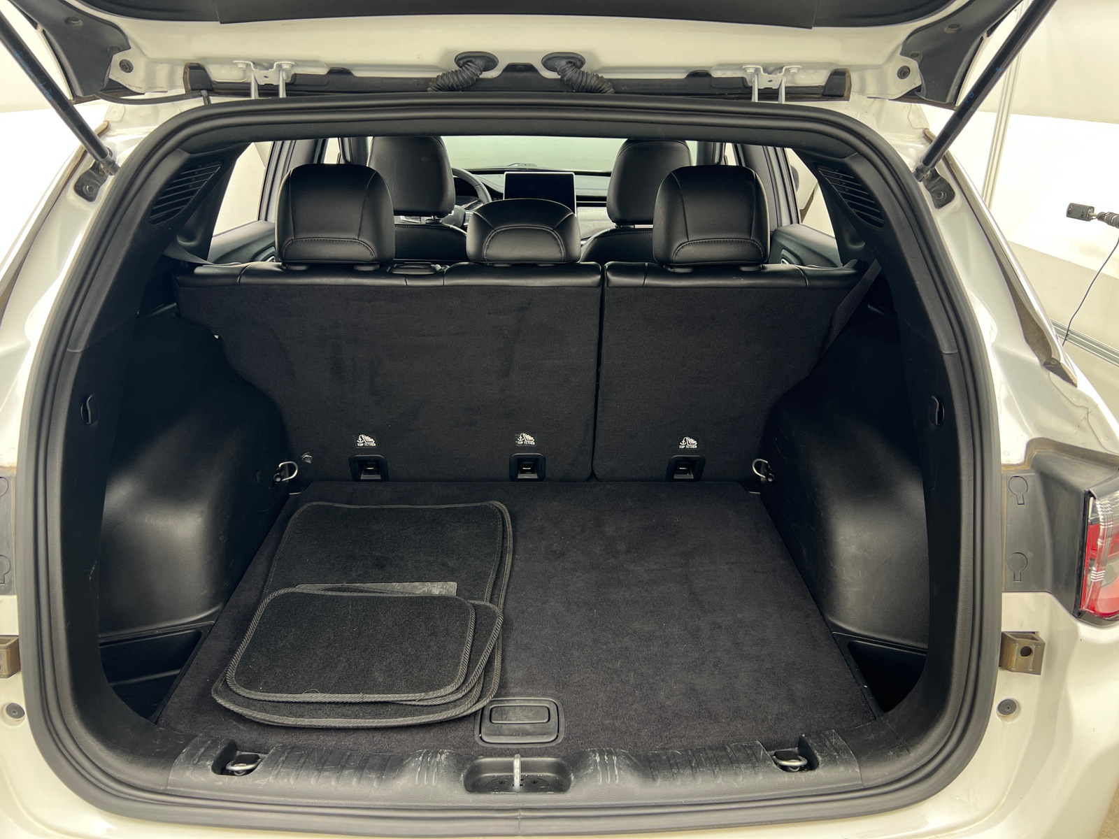 Thumbnail: 2023 Jeep Compass - 7