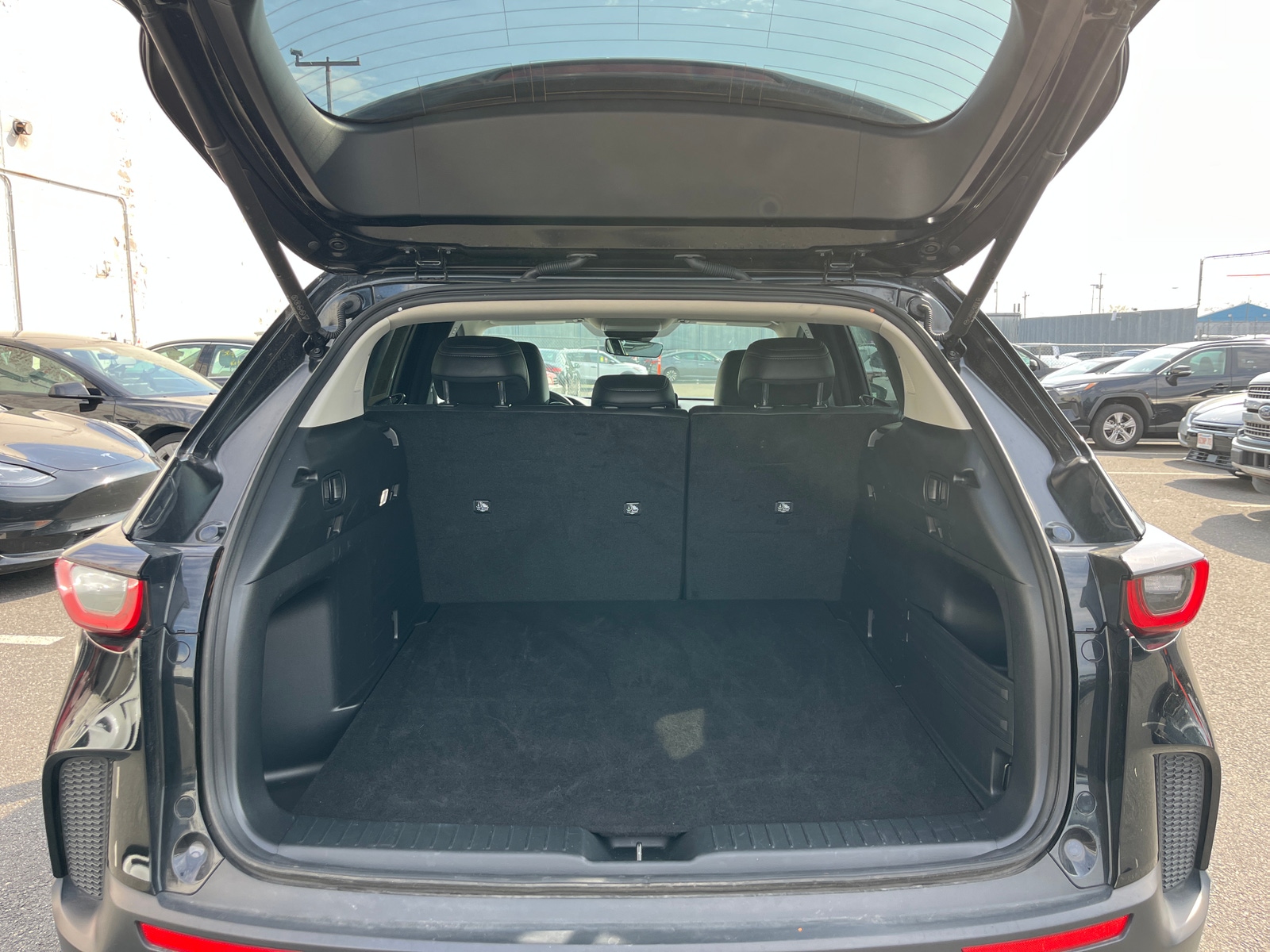 Thumbnail: 2025 Mazda CX-50 - 5