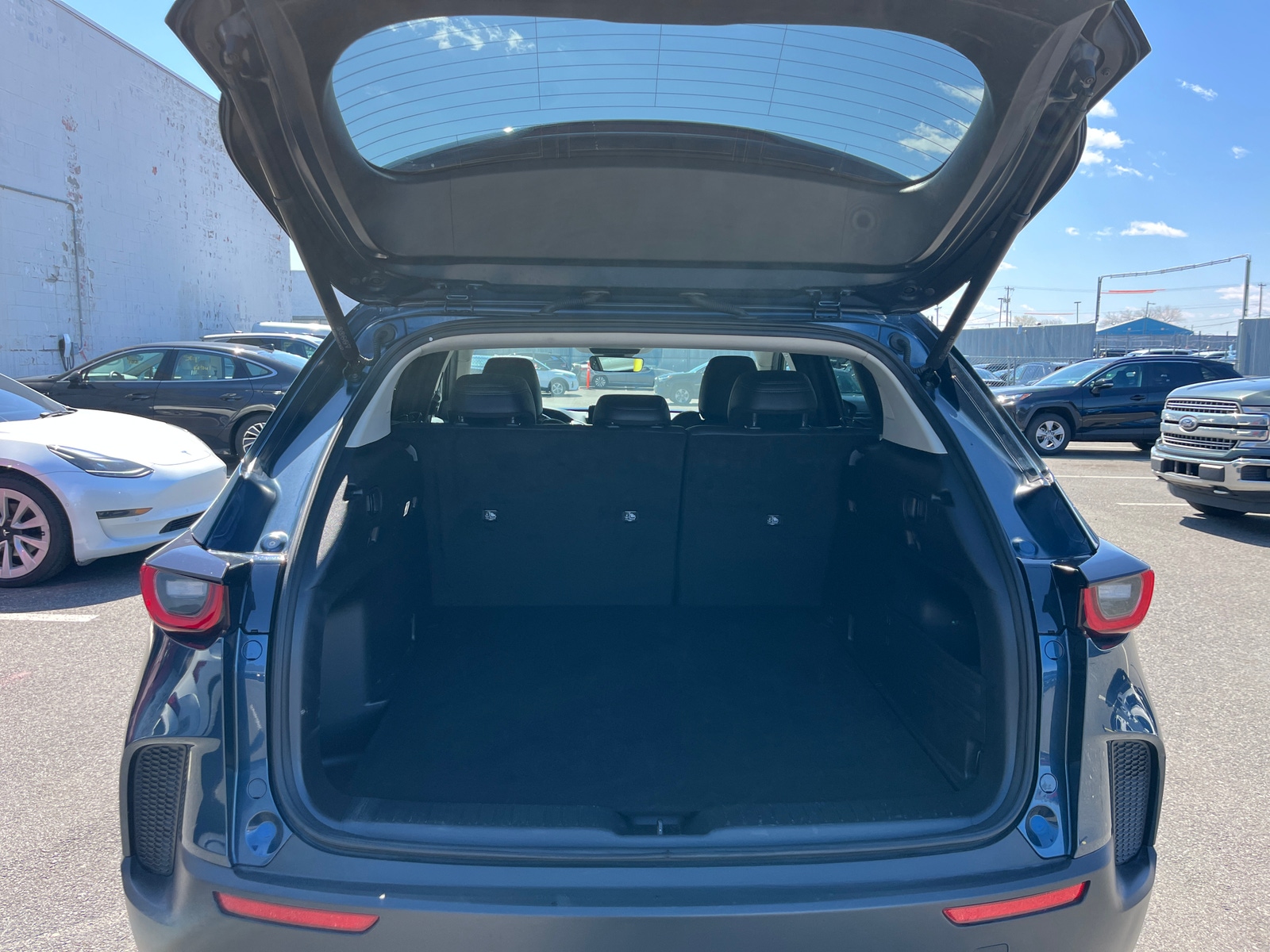 Thumbnail: 2025 Mazda CX-50 - 5