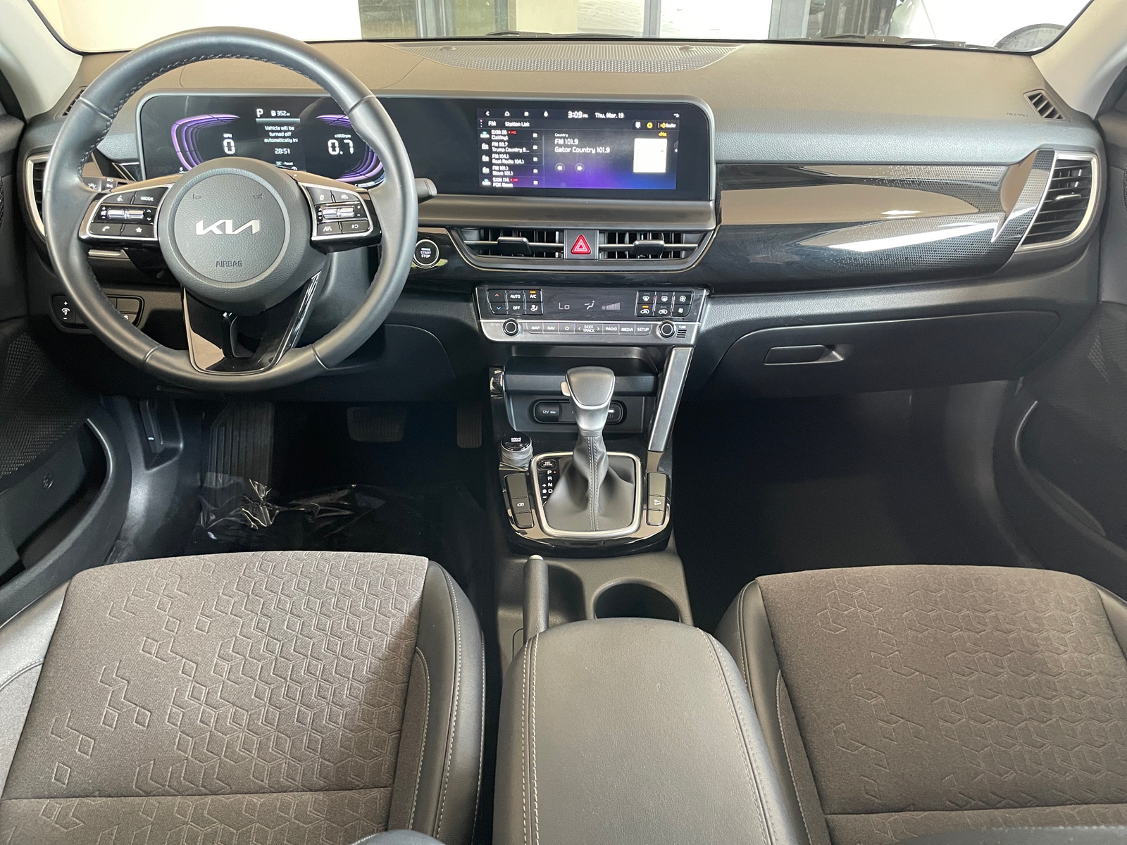 Thumbnail: 2025 Kia Seltos - 3