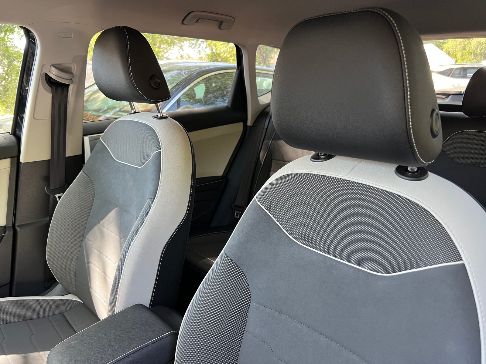 Thumbnail: 2025 Volkswagen Taos - 2