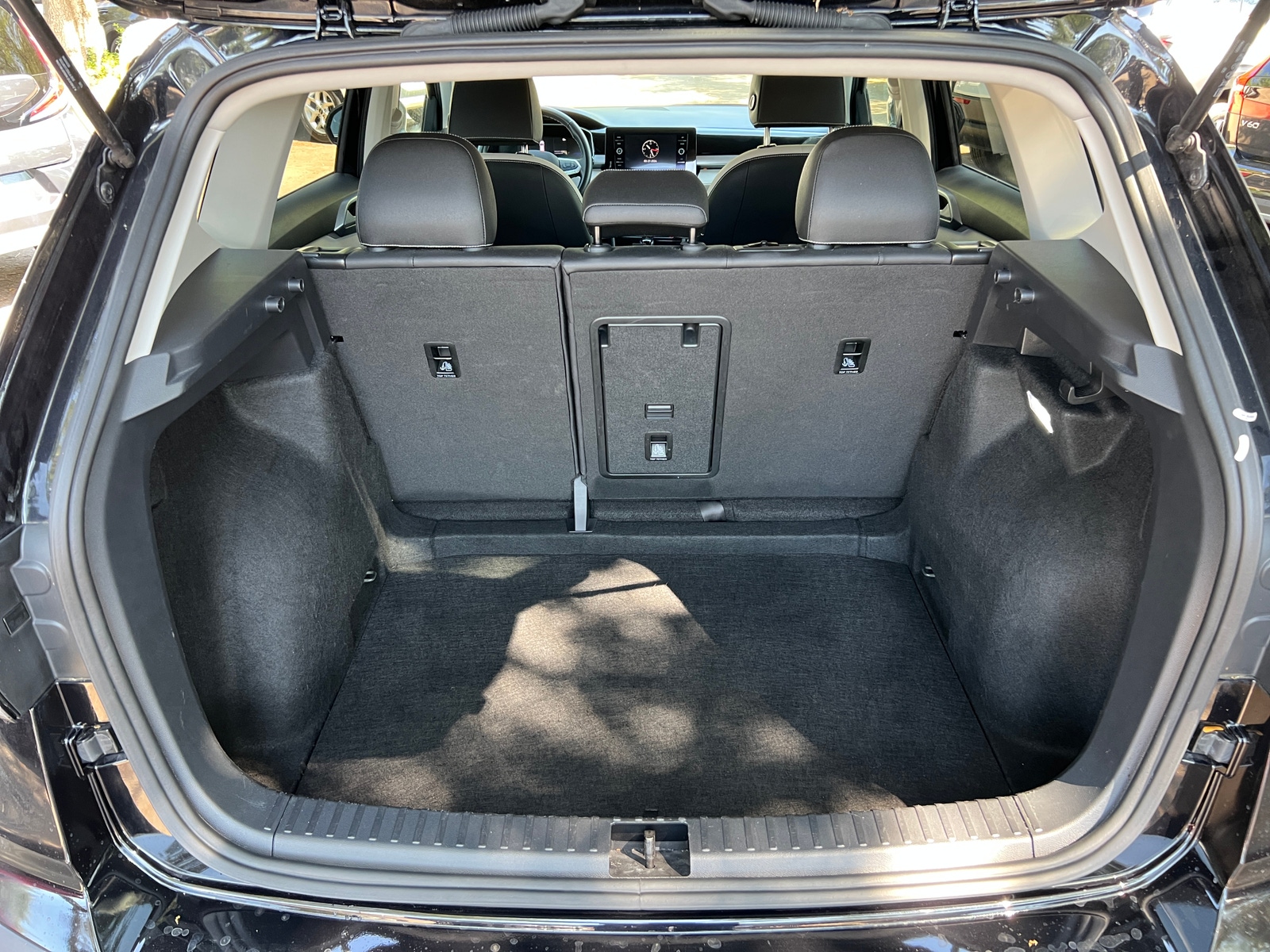 Thumbnail: 2025 Volkswagen Taos - 6