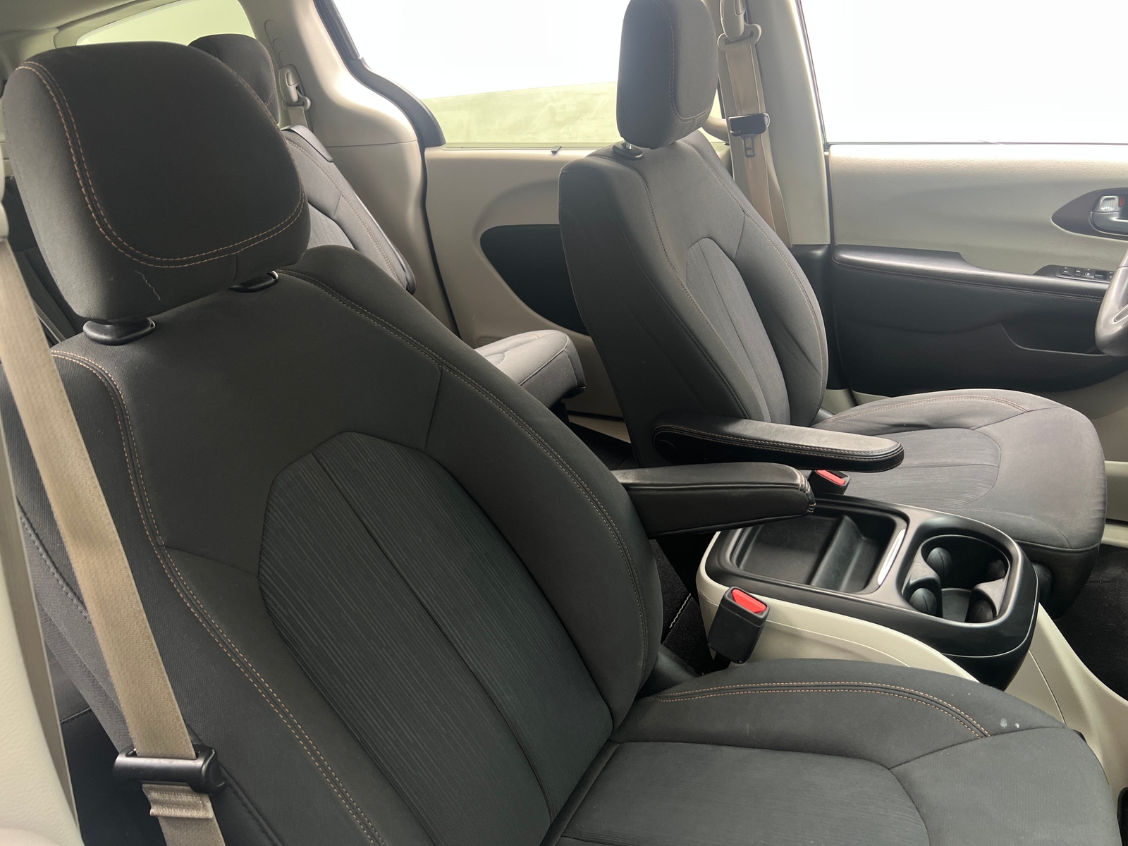 Thumbnail: 2018 Chrysler Pacifica - 2