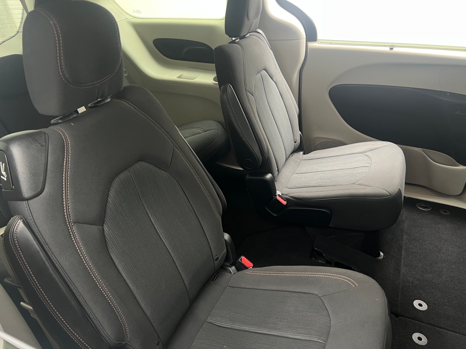 Thumbnail: 2018 Chrysler Pacifica - 6