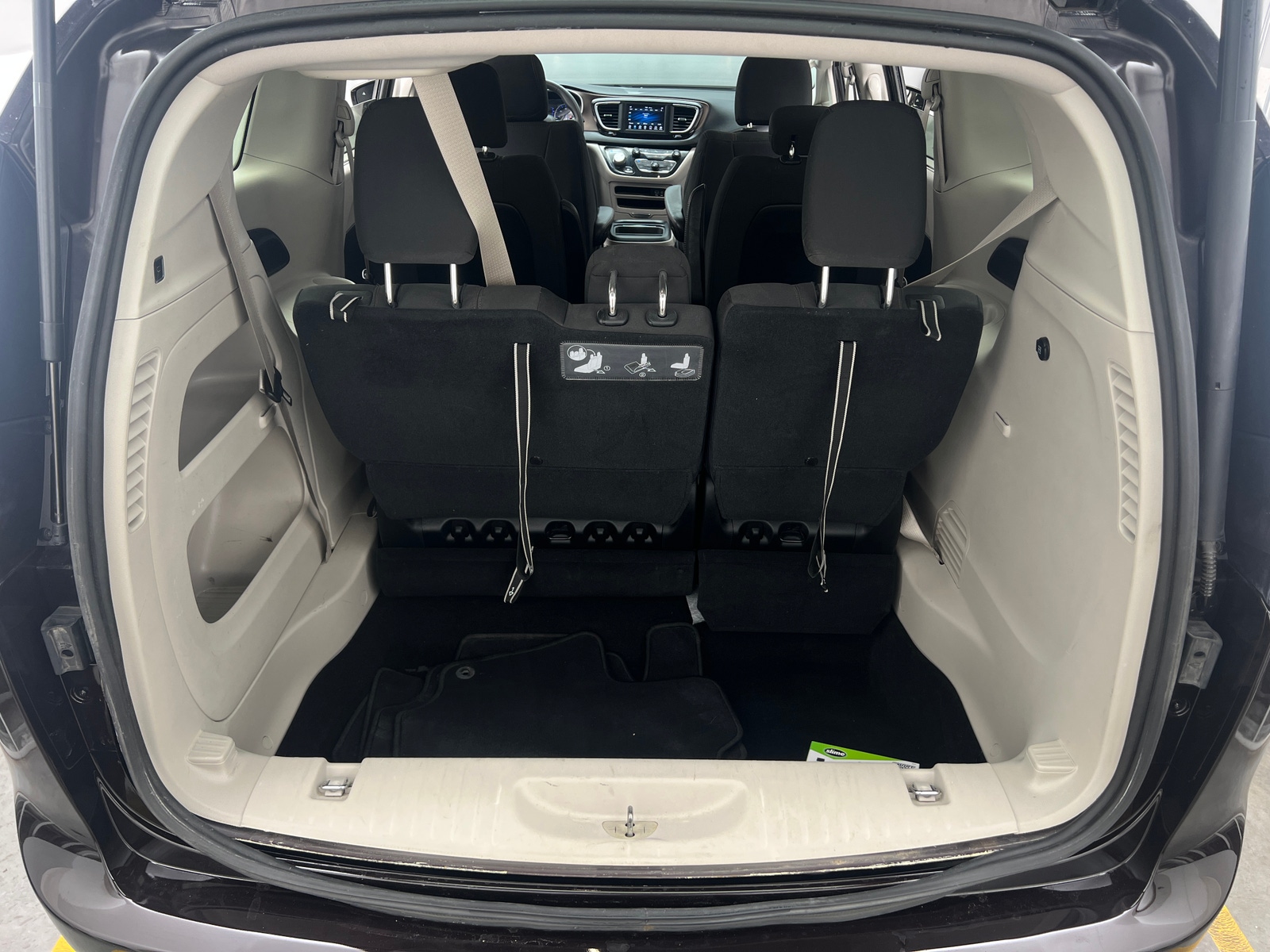 Thumbnail: 2018 Chrysler Pacifica - 7