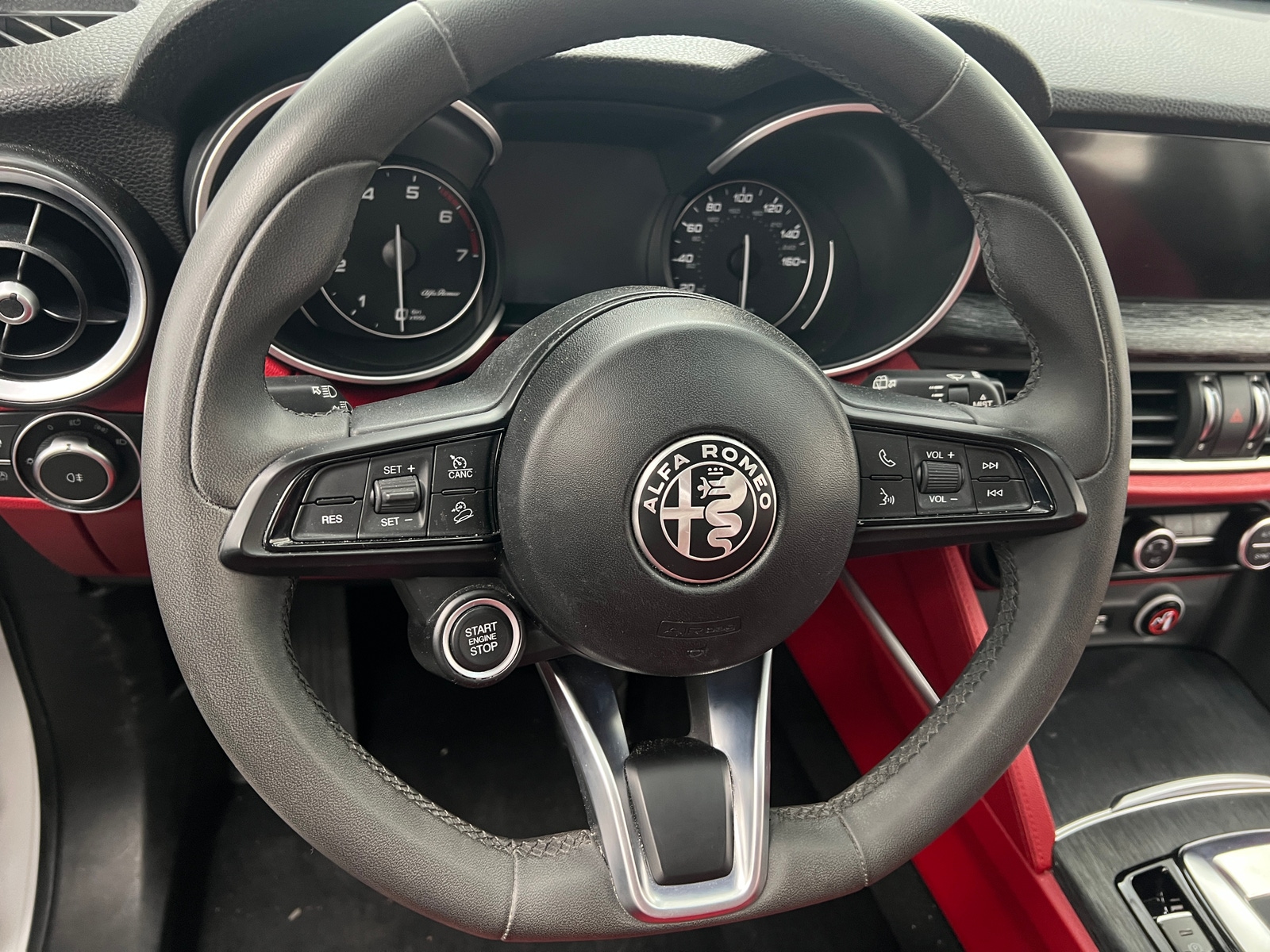 Thumbnail: 2020 Alfa Romeo Stelvio - 4