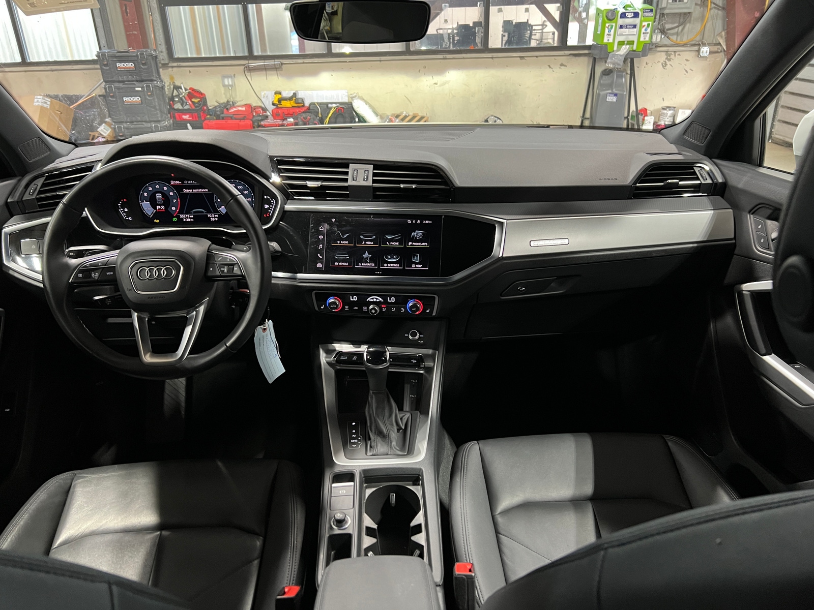 Thumbnail: 2025 Audi Q3 - 2