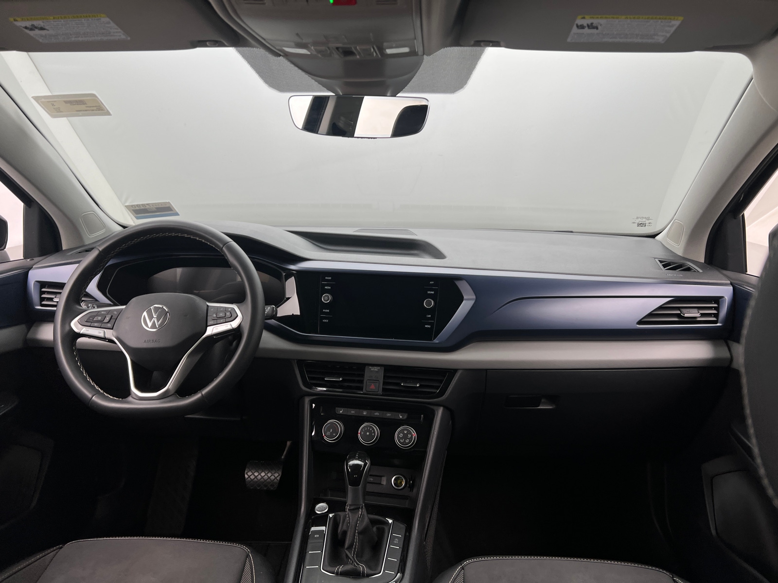 Thumbnail: 2023 Volkswagen Taos - 3