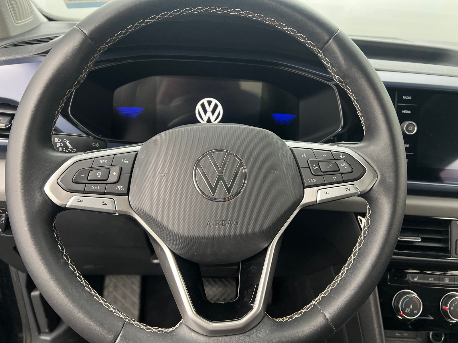 Thumbnail: 2023 Volkswagen Taos - 5