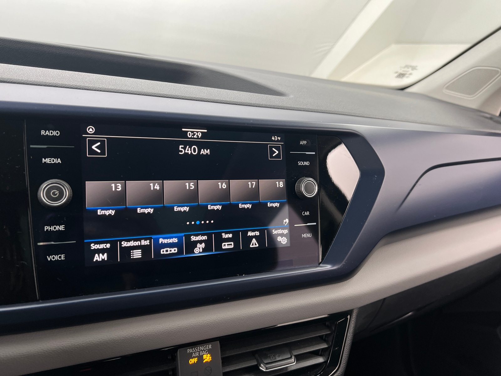 Thumbnail: 2023 Volkswagen Taos - 4