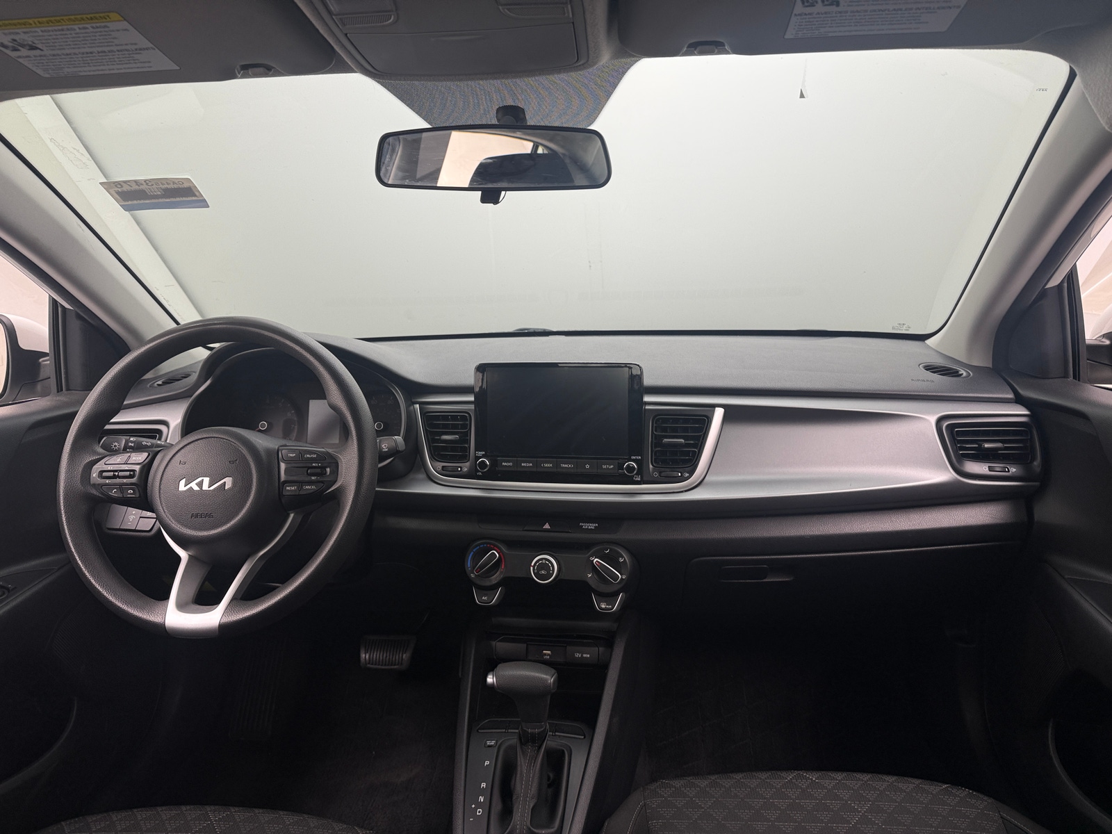 Thumbnail: 2022 Kia Rio - 3