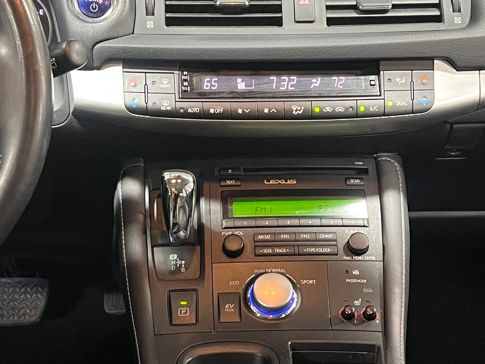 Thumbnail: 2012 Lexus CT - 3