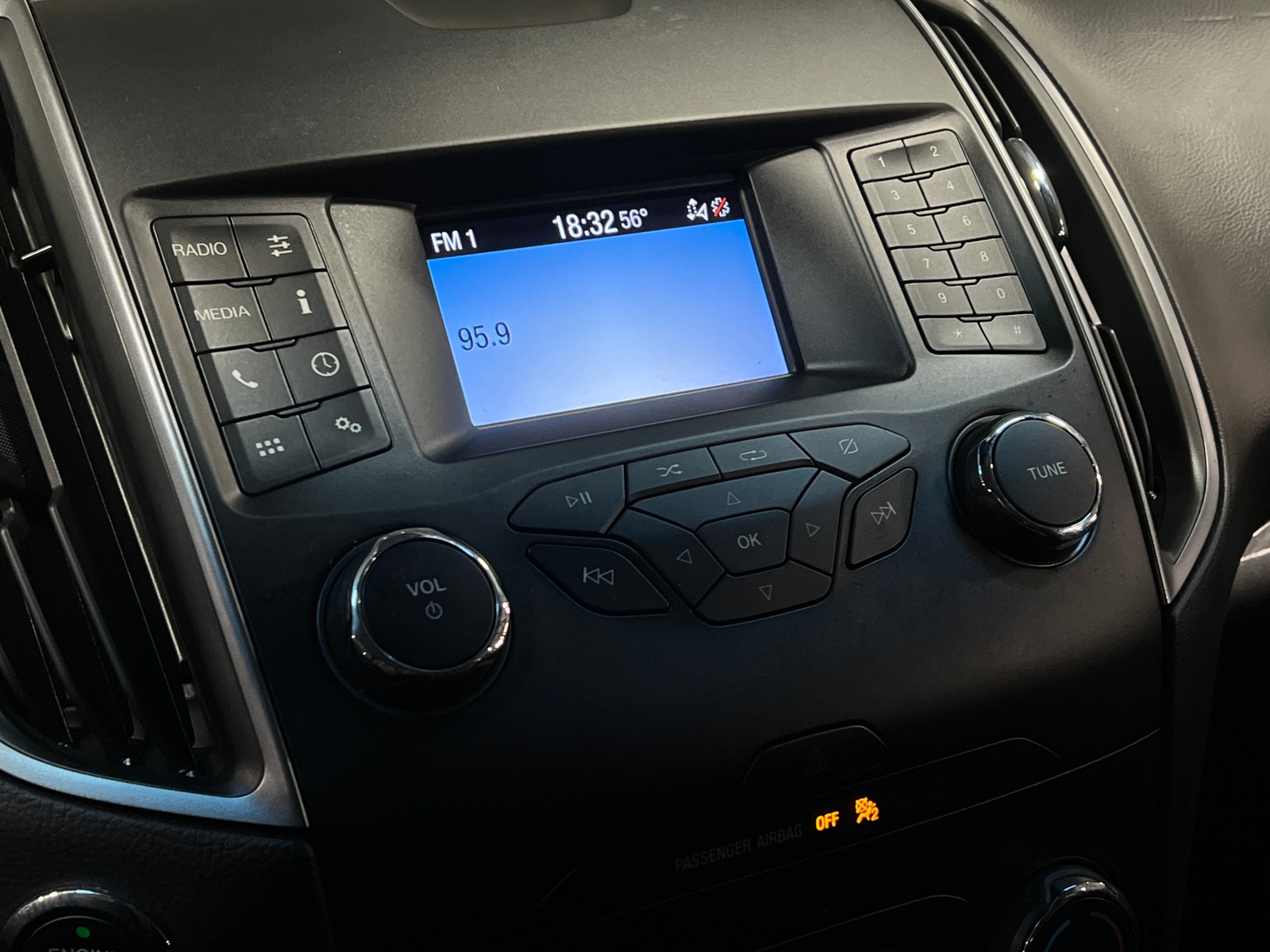 Thumbnail: 2019 Ford Edge - 4