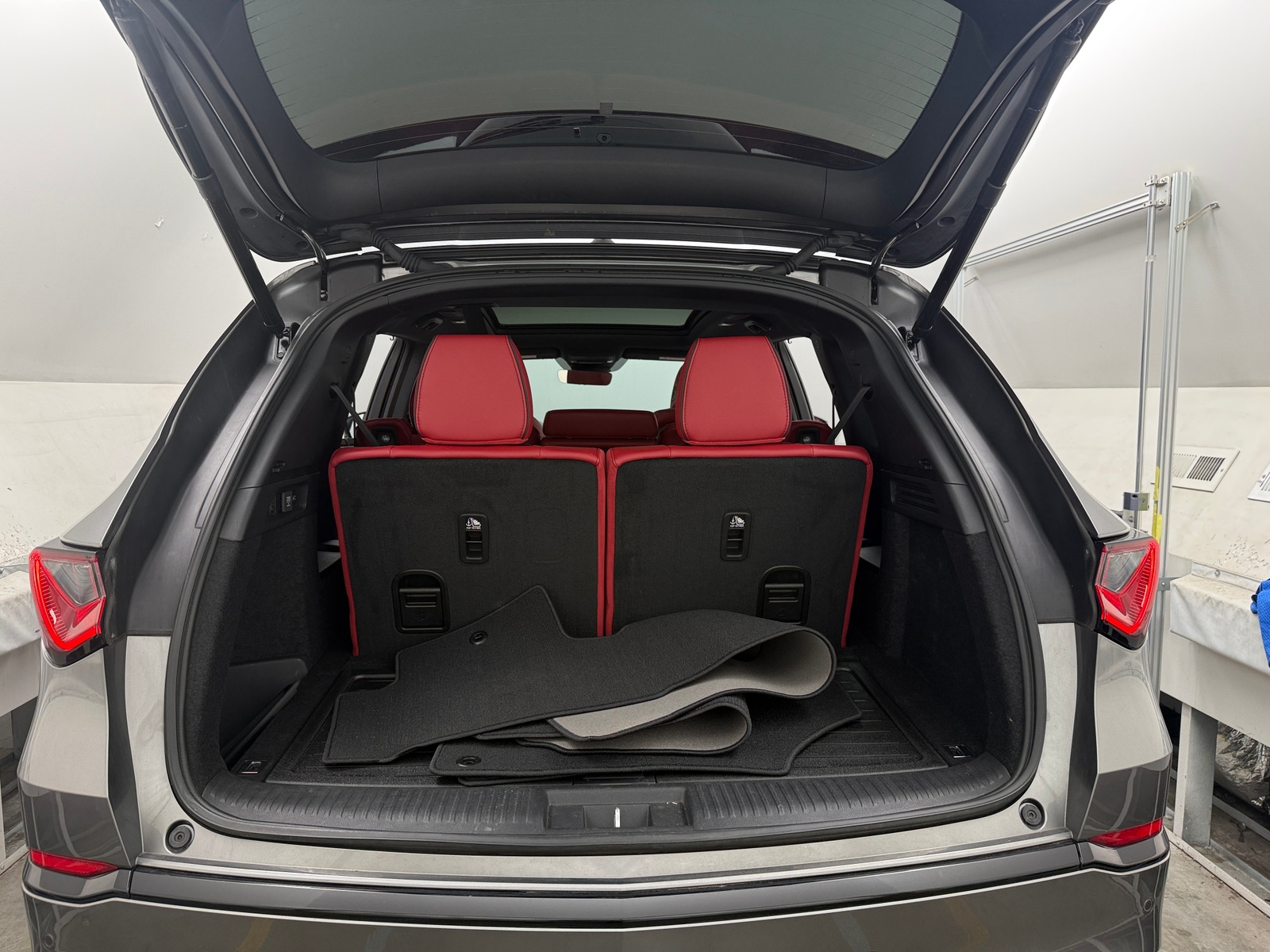 Thumbnail: 2025 Acura MDX - 6