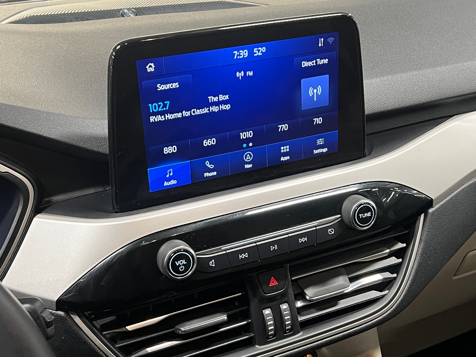 Thumbnail: 2022 Ford Escape - 3