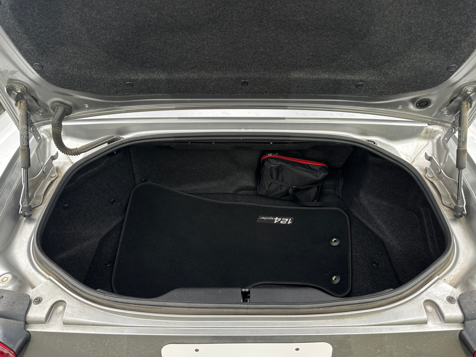 Thumbnail: 2017 Fiat 124 Spider - 4