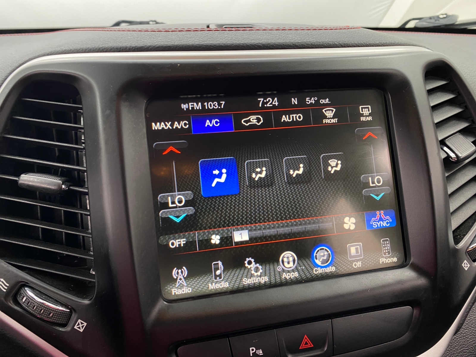 Thumbnail: 2018 Jeep Cherokee - 4