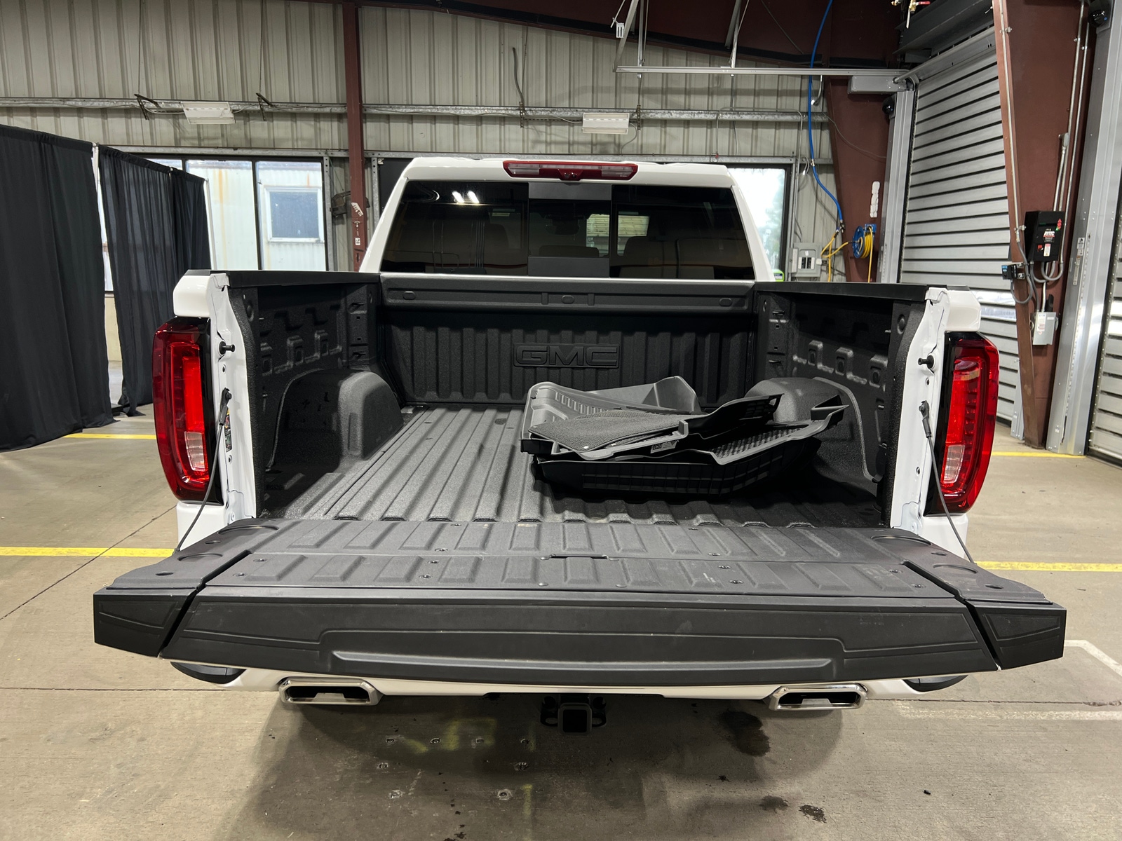 Thumbnail: 2026 GMC Sierra 1500 - 6