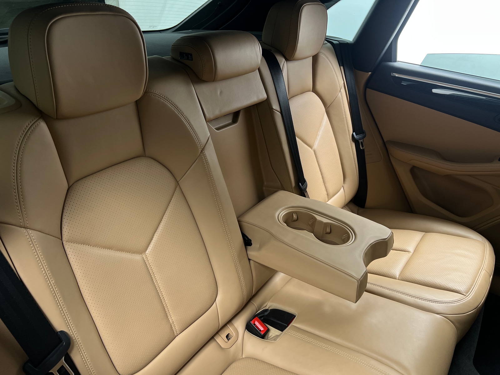 Thumbnail: 2017 Porsche Macan - 6