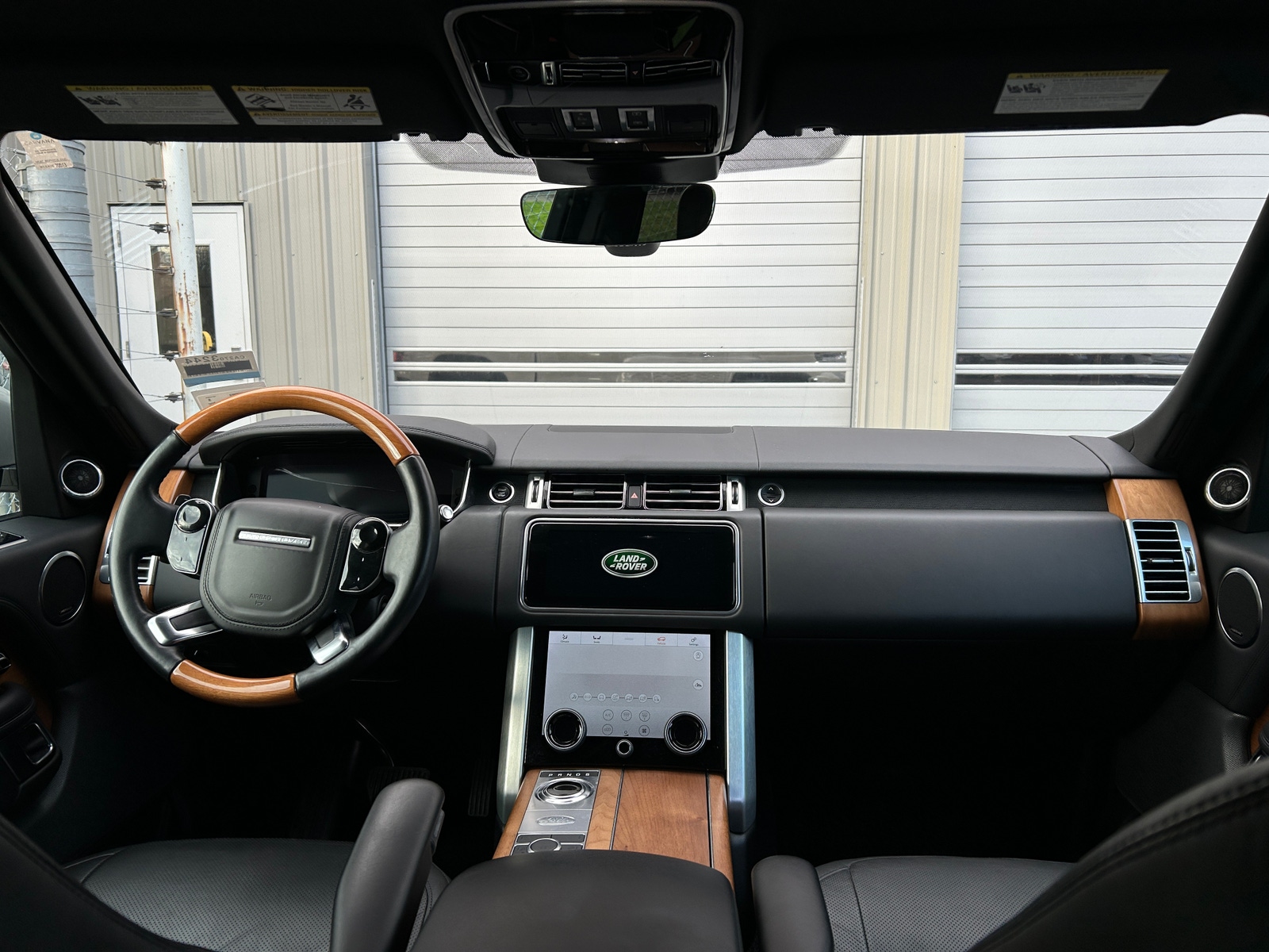 Thumbnail: 2020 Land Rover Range Rover - 2