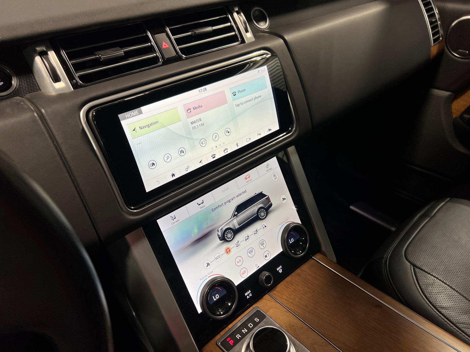 Thumbnail: 2020 Land Rover Range Rover - 3