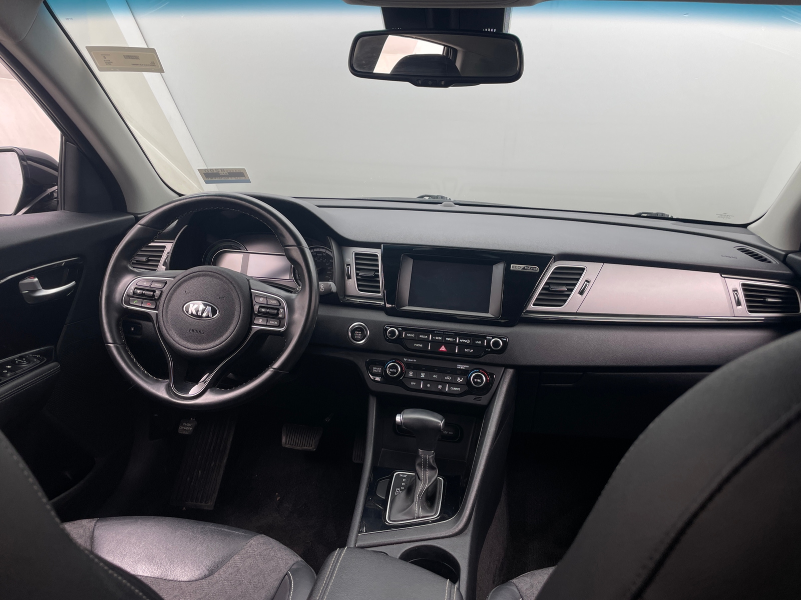 Thumbnail: 2018 Kia Niro - 3