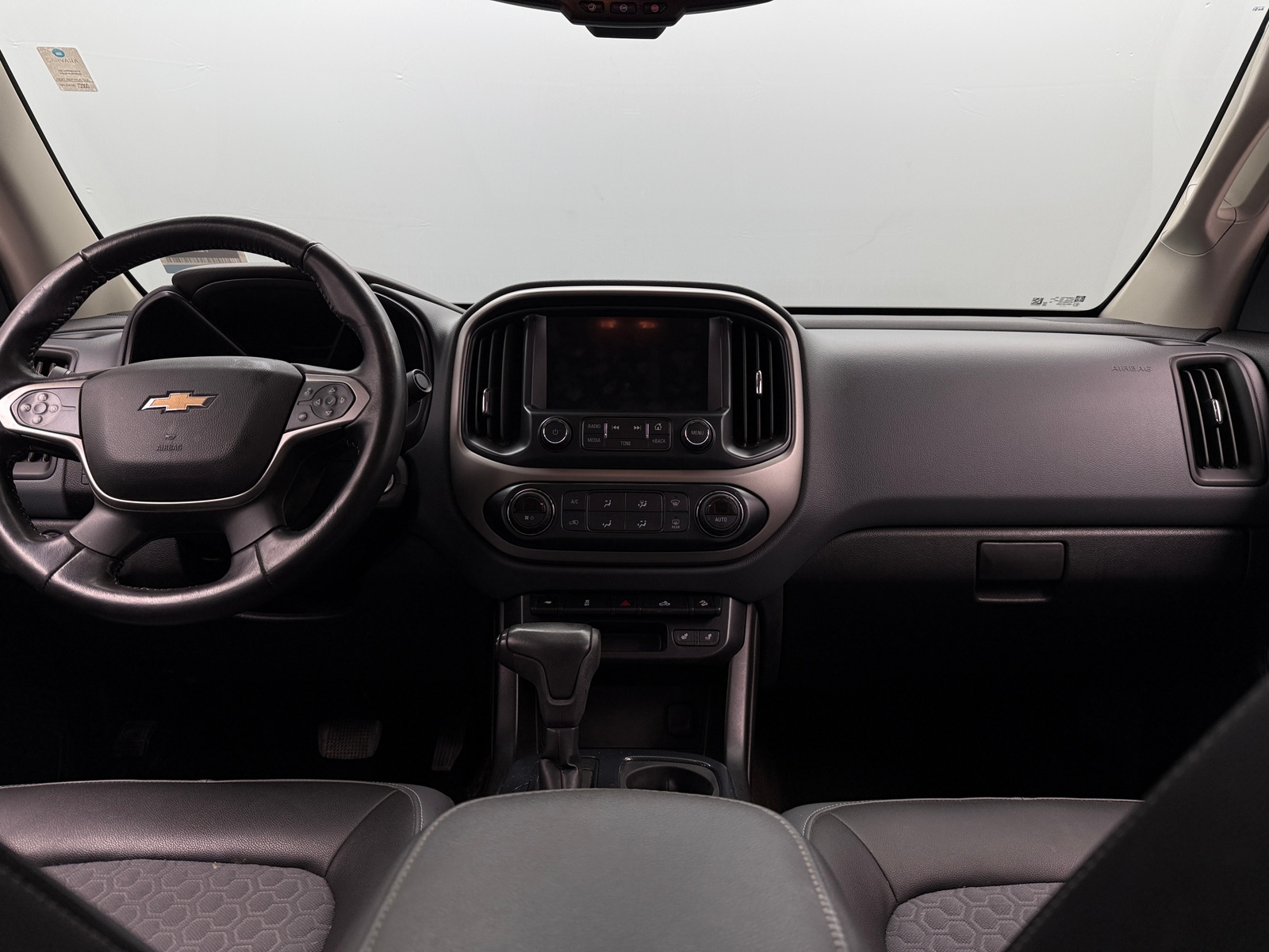 Thumbnail: 2017 Chevrolet Colorado - 3