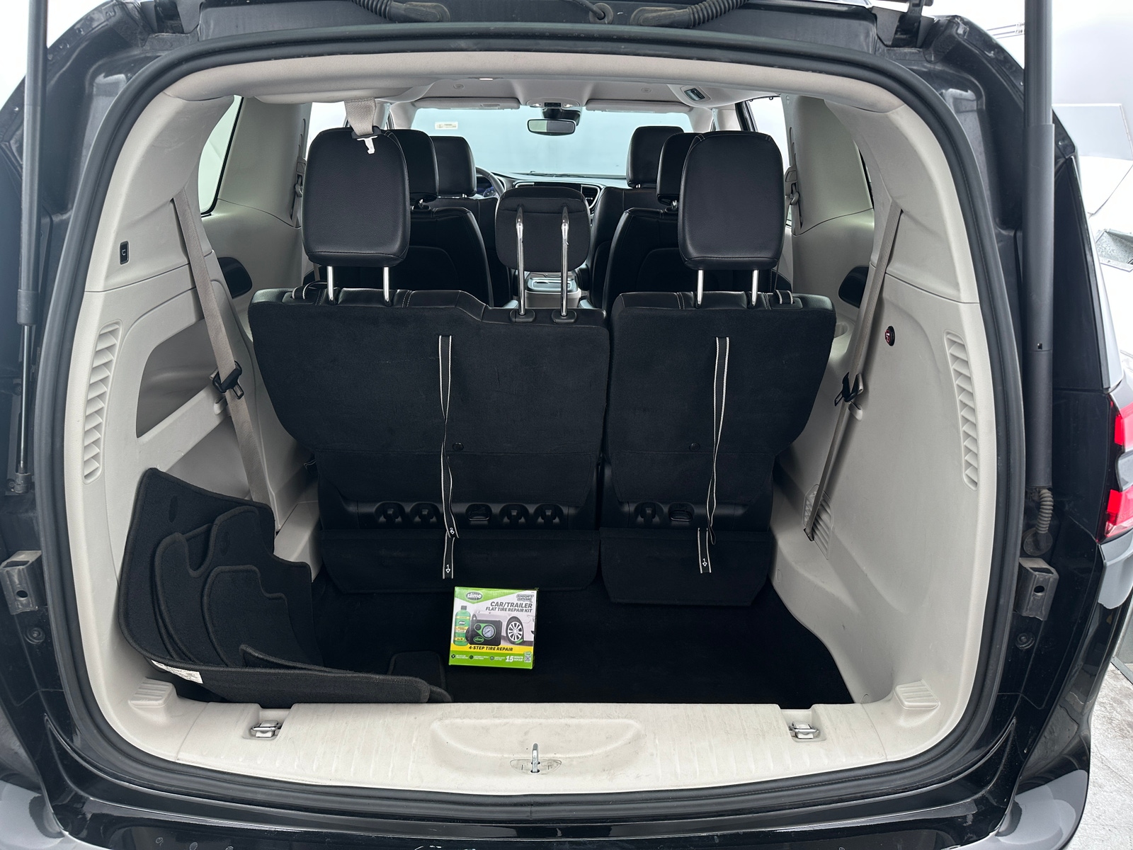 Thumbnail: 2022 Chrysler Pacifica - 6