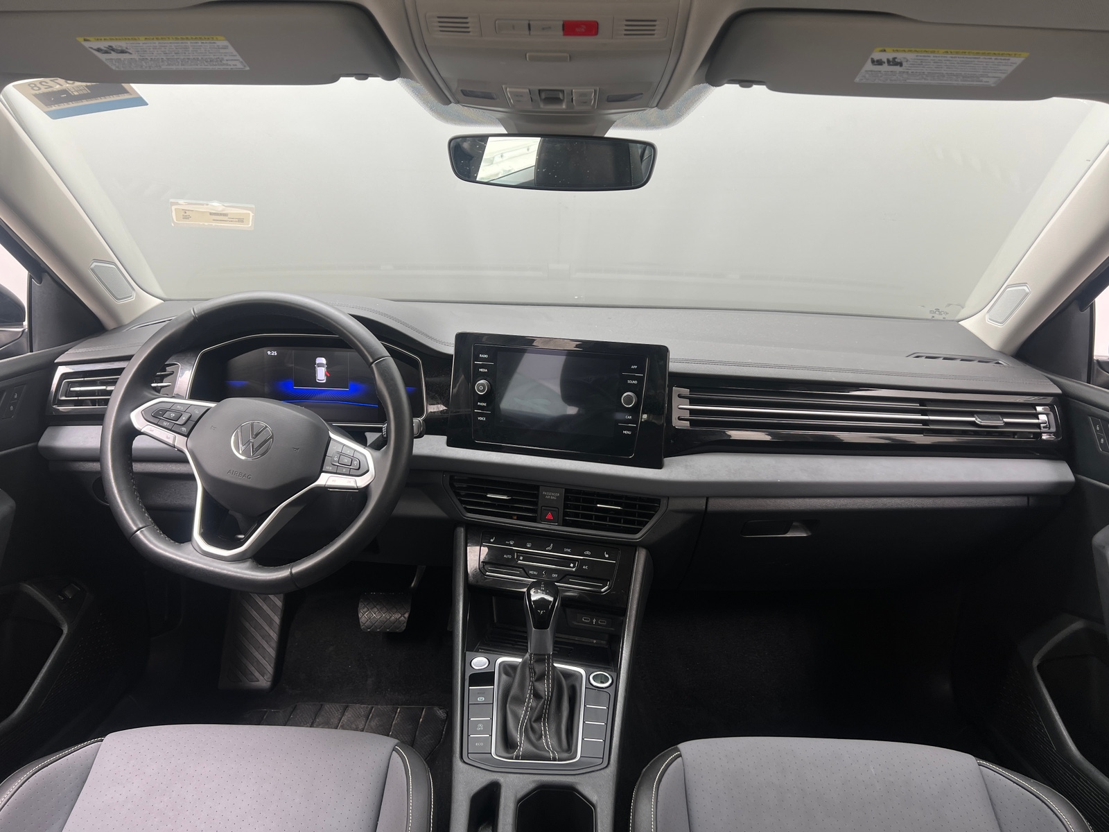 Thumbnail: 2025 Volkswagen Jetta - 3