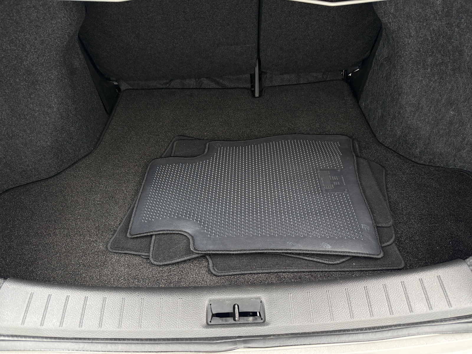 Thumbnail: 2019 Nissan Sentra - 7