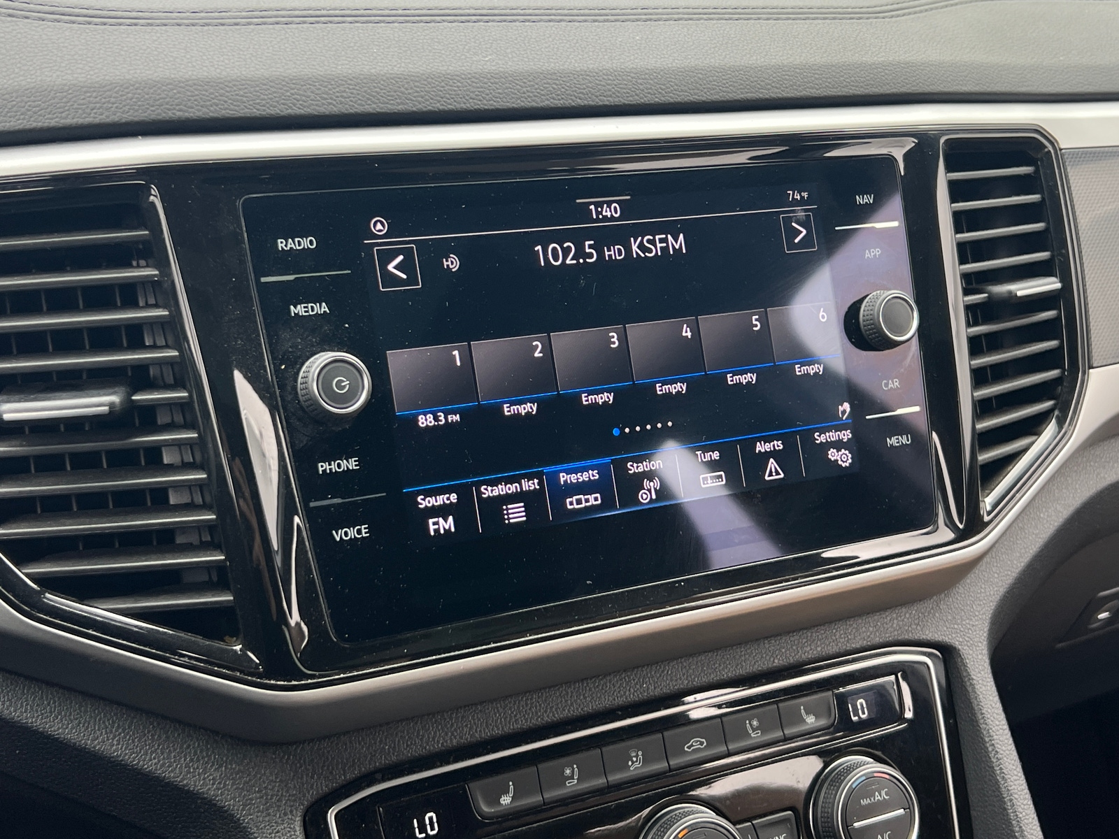 Thumbnail: 2022 Volkswagen Atlas - 3