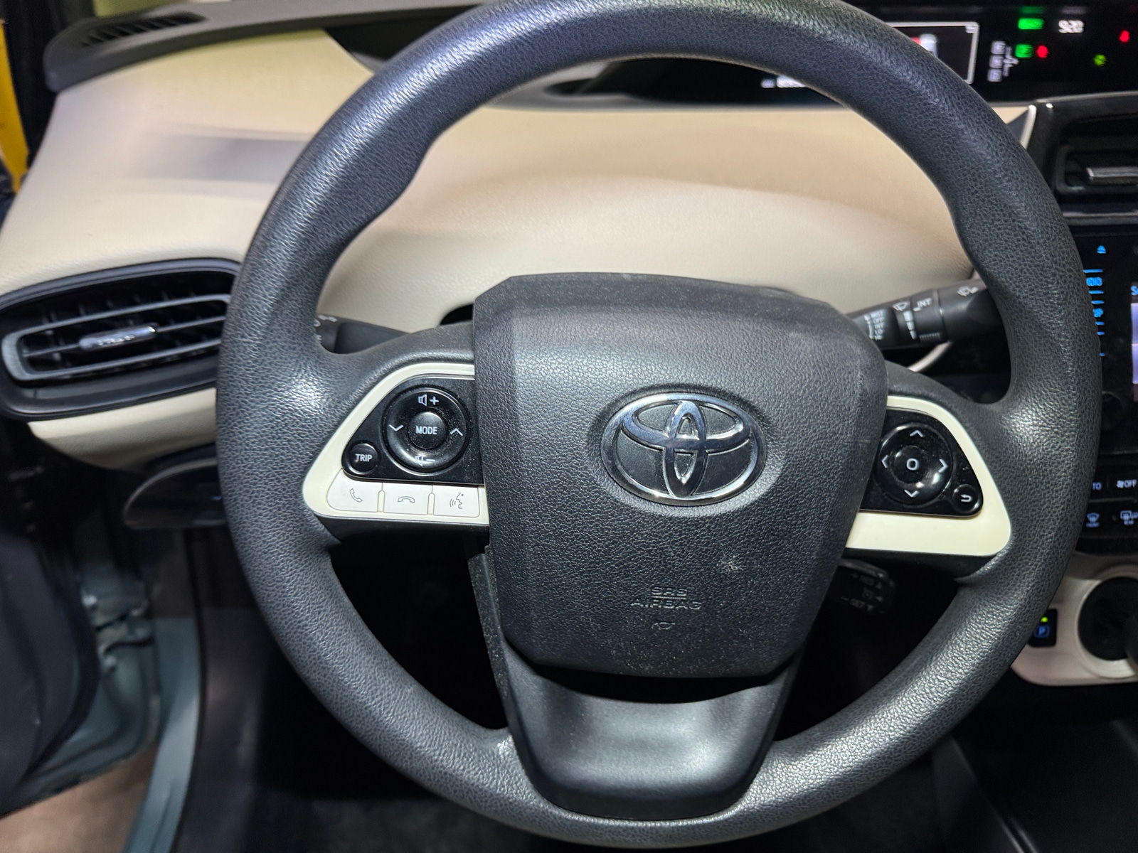 Thumbnail: 2016 Toyota Prius - 5