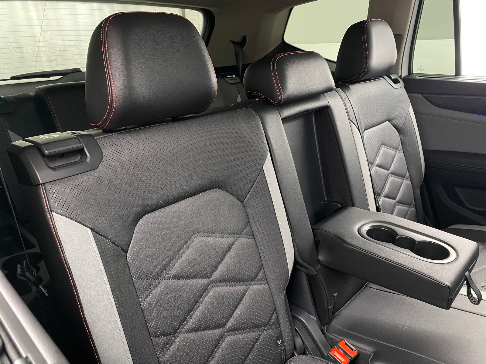 Thumbnail: 2024 Volkswagen Atlas - 5