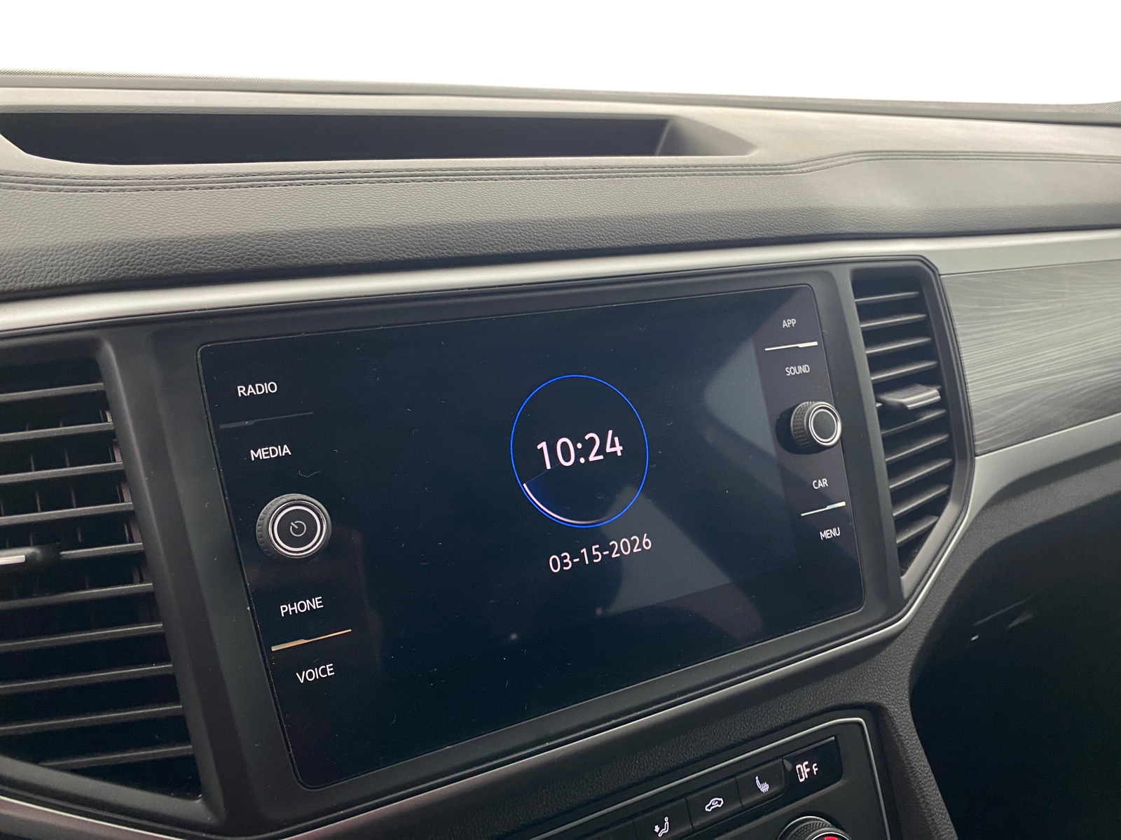 Thumbnail: 2021 Volkswagen Atlas - 3