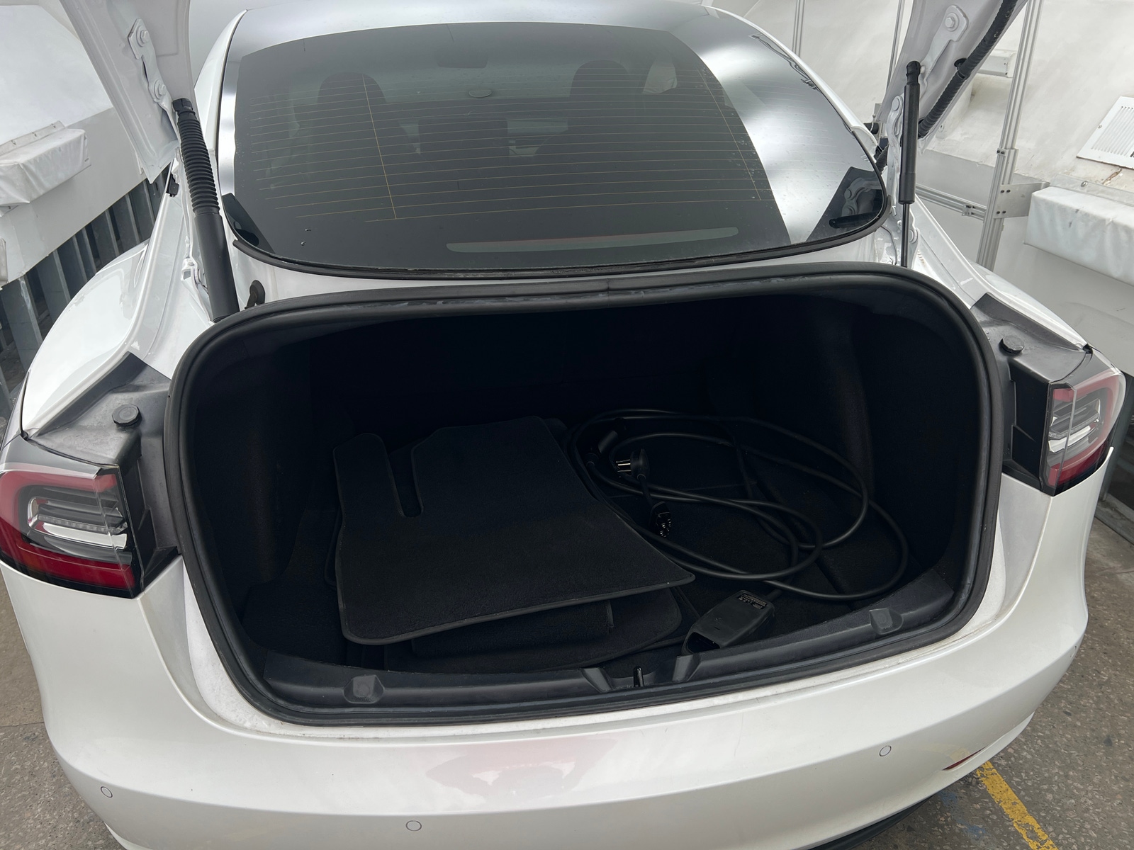 Thumbnail: 2022 Tesla Model 3 - 6