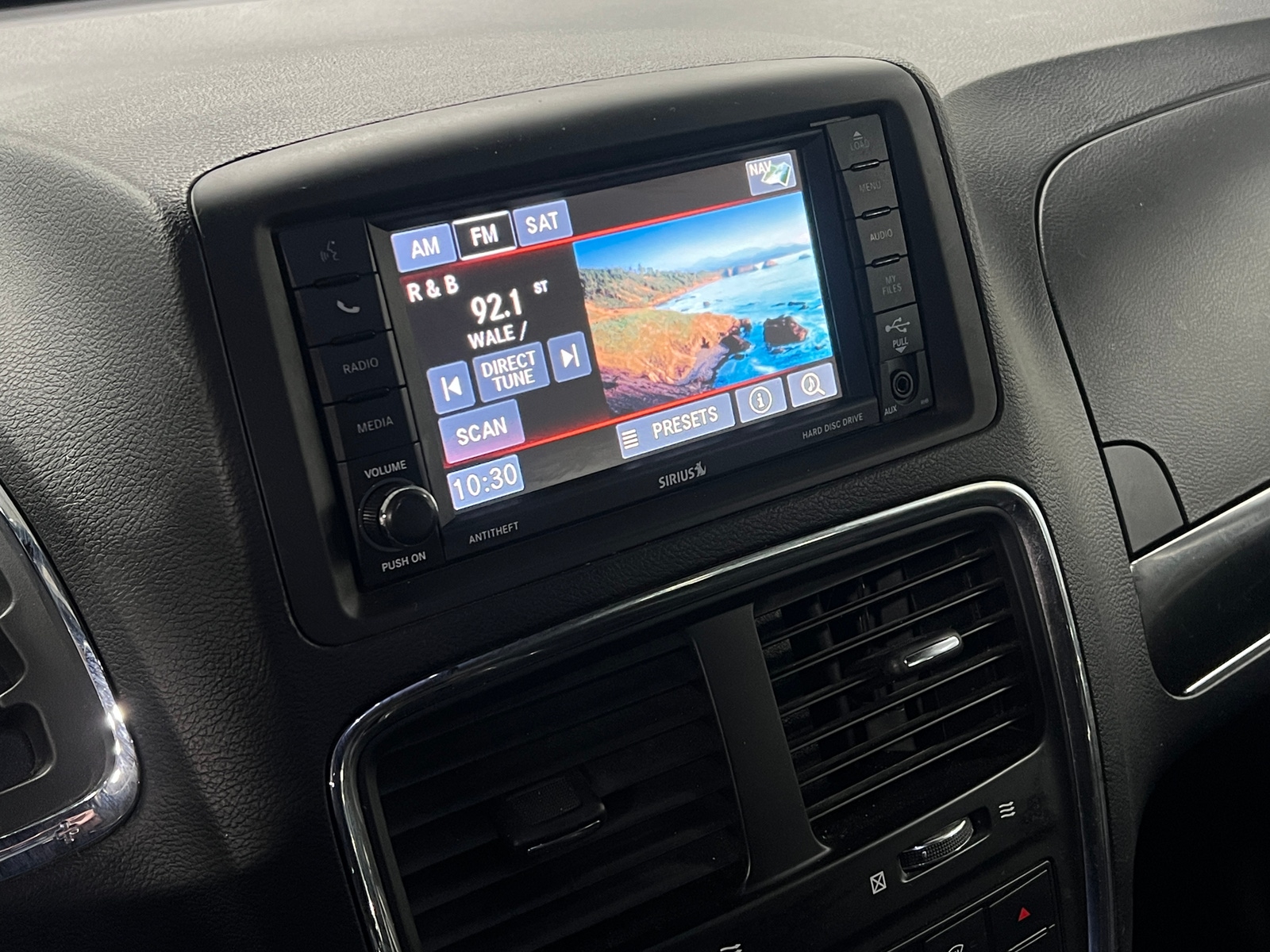 Thumbnail: 2017 Dodge Grand Caravan - 3