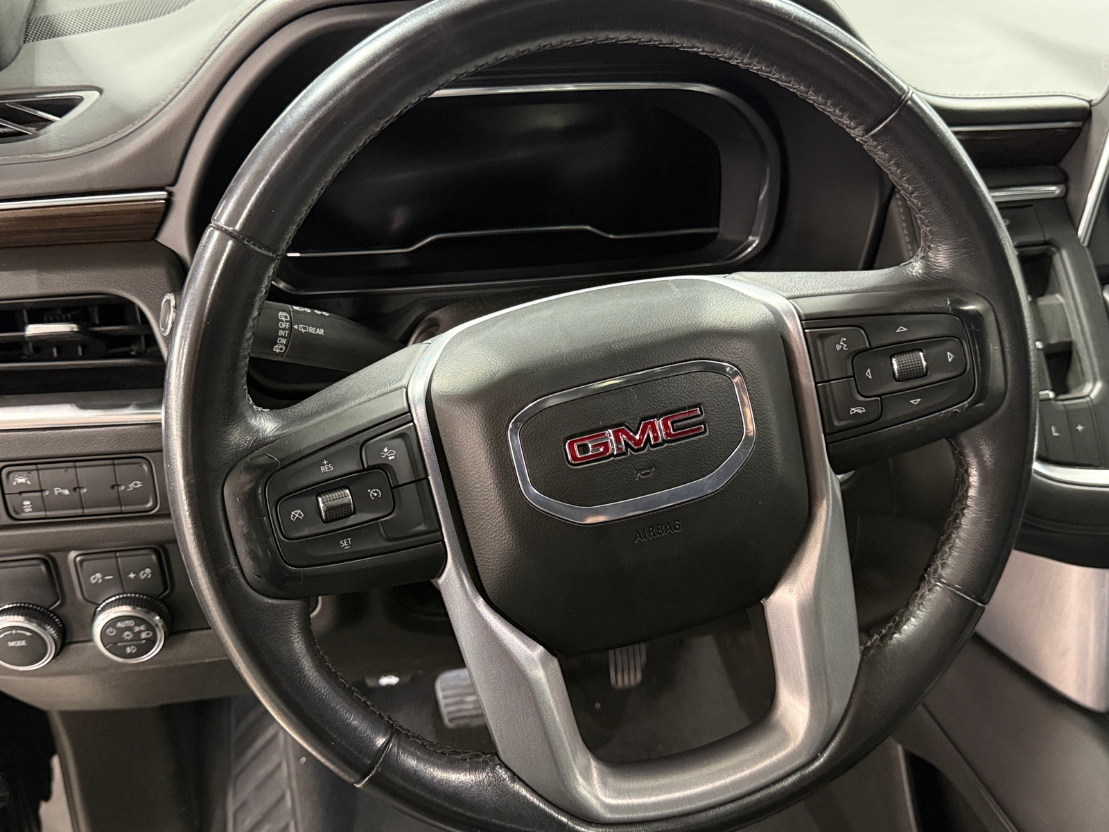 Thumbnail: 2022 GMC Yukon XL - 5