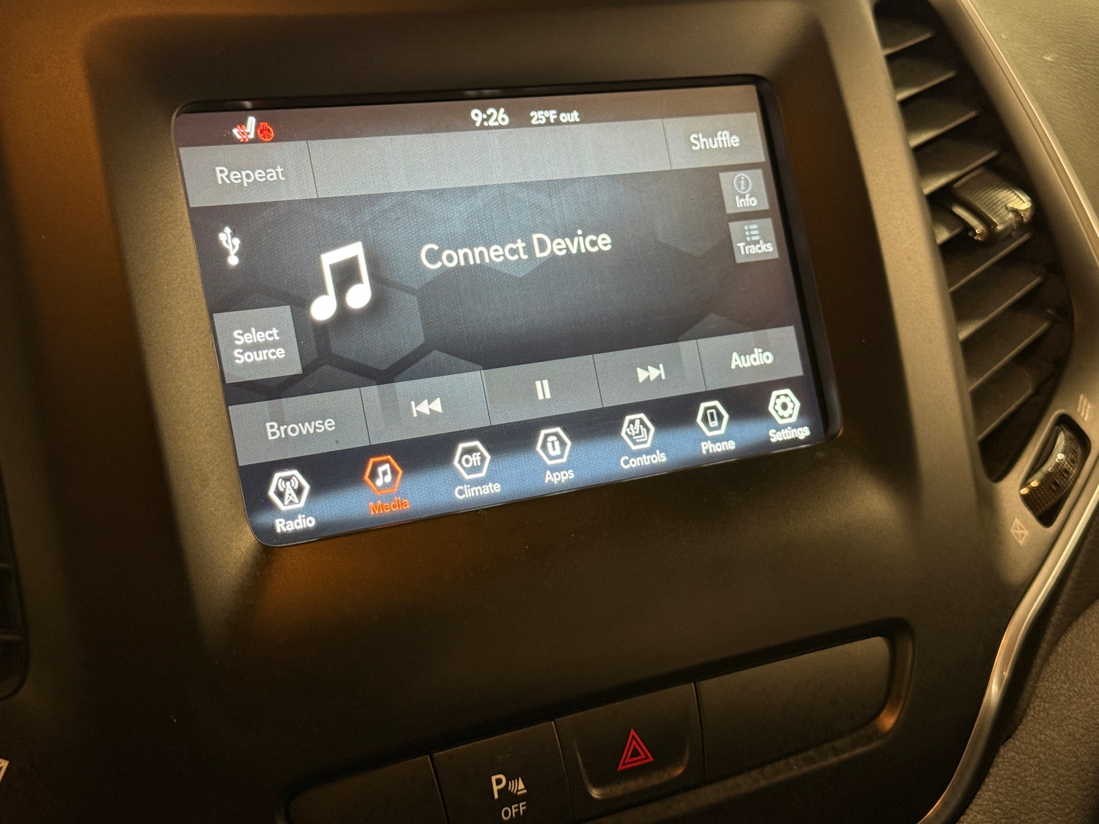 Thumbnail: 2020 Jeep Cherokee - 3