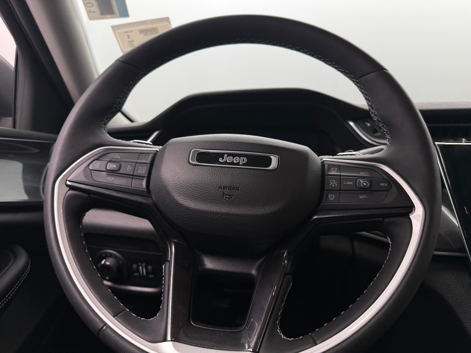 Thumbnail: 2023 Jeep Grand Cherokee - 5