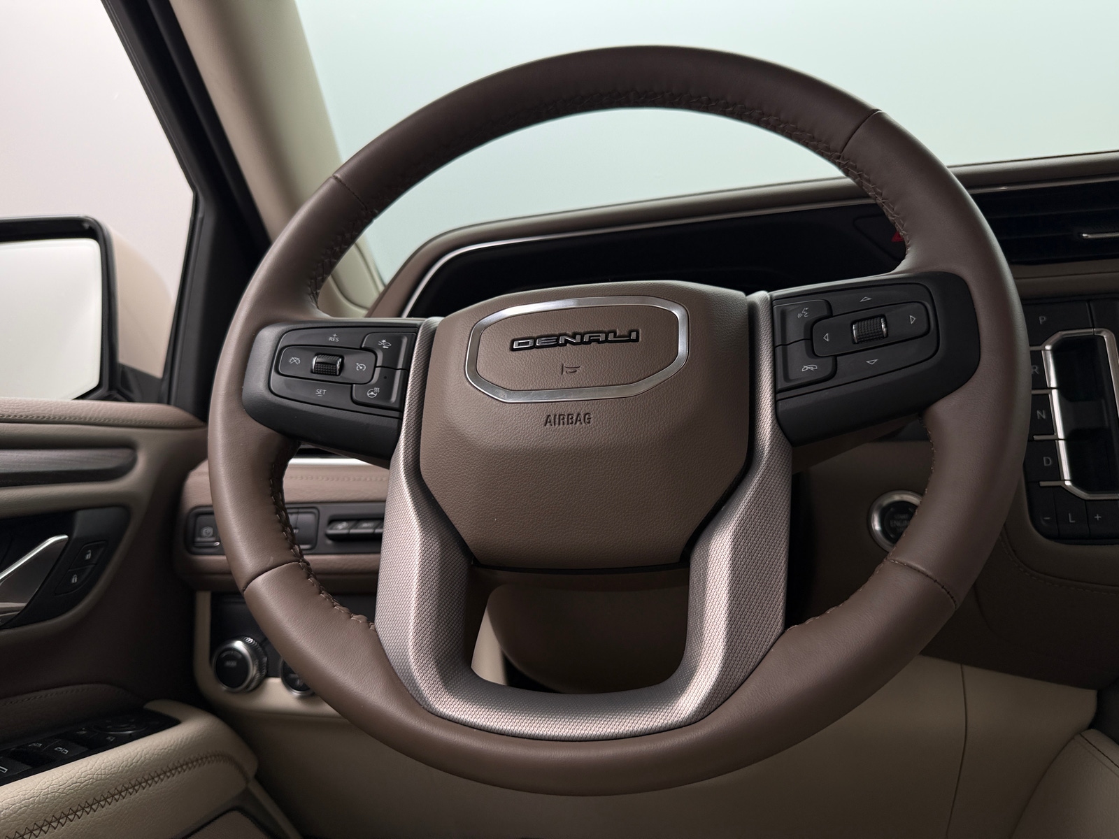 Thumbnail: 2023 GMC Yukon - 4