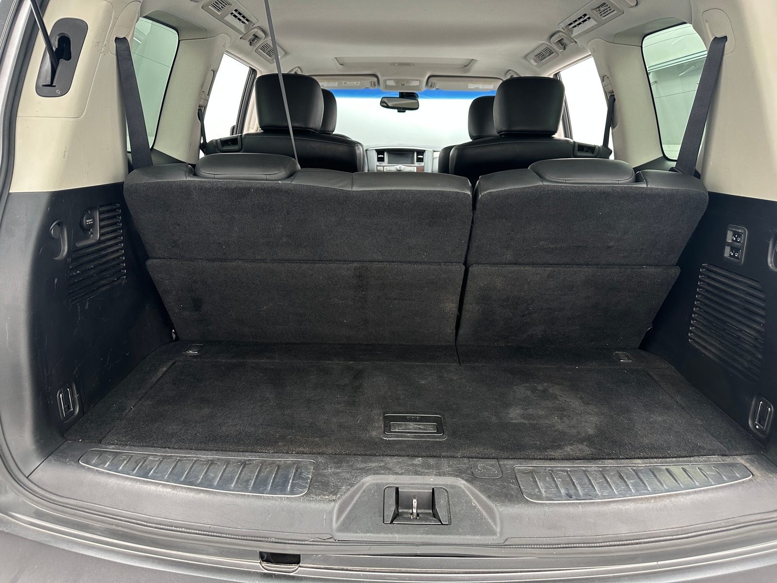 Thumbnail: 2017 INFINITI QX80 - 6