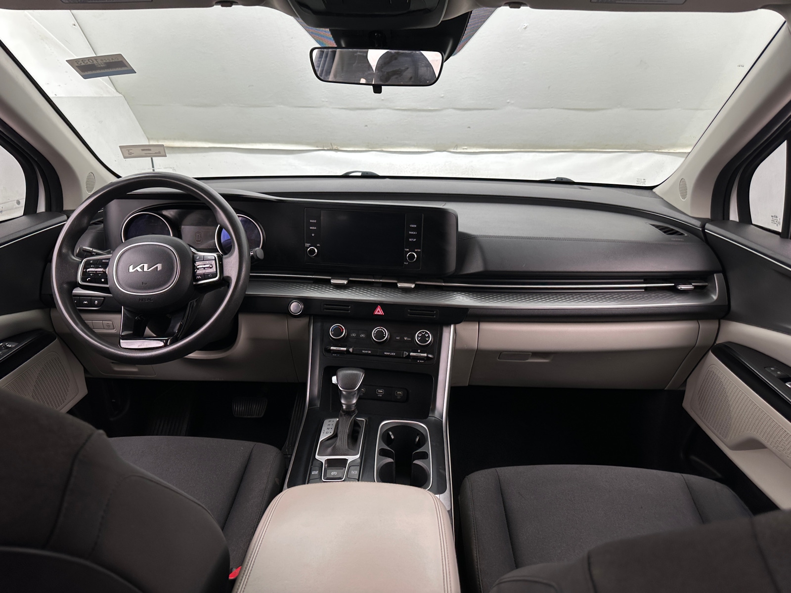 Thumbnail: 2022 Kia Carnival - 3