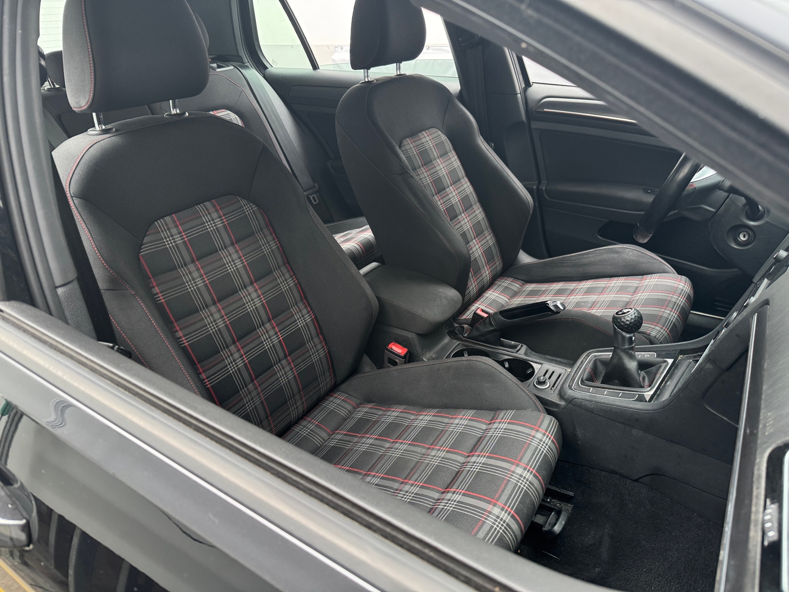 Thumbnail: 2021 Volkswagen Golf - 2